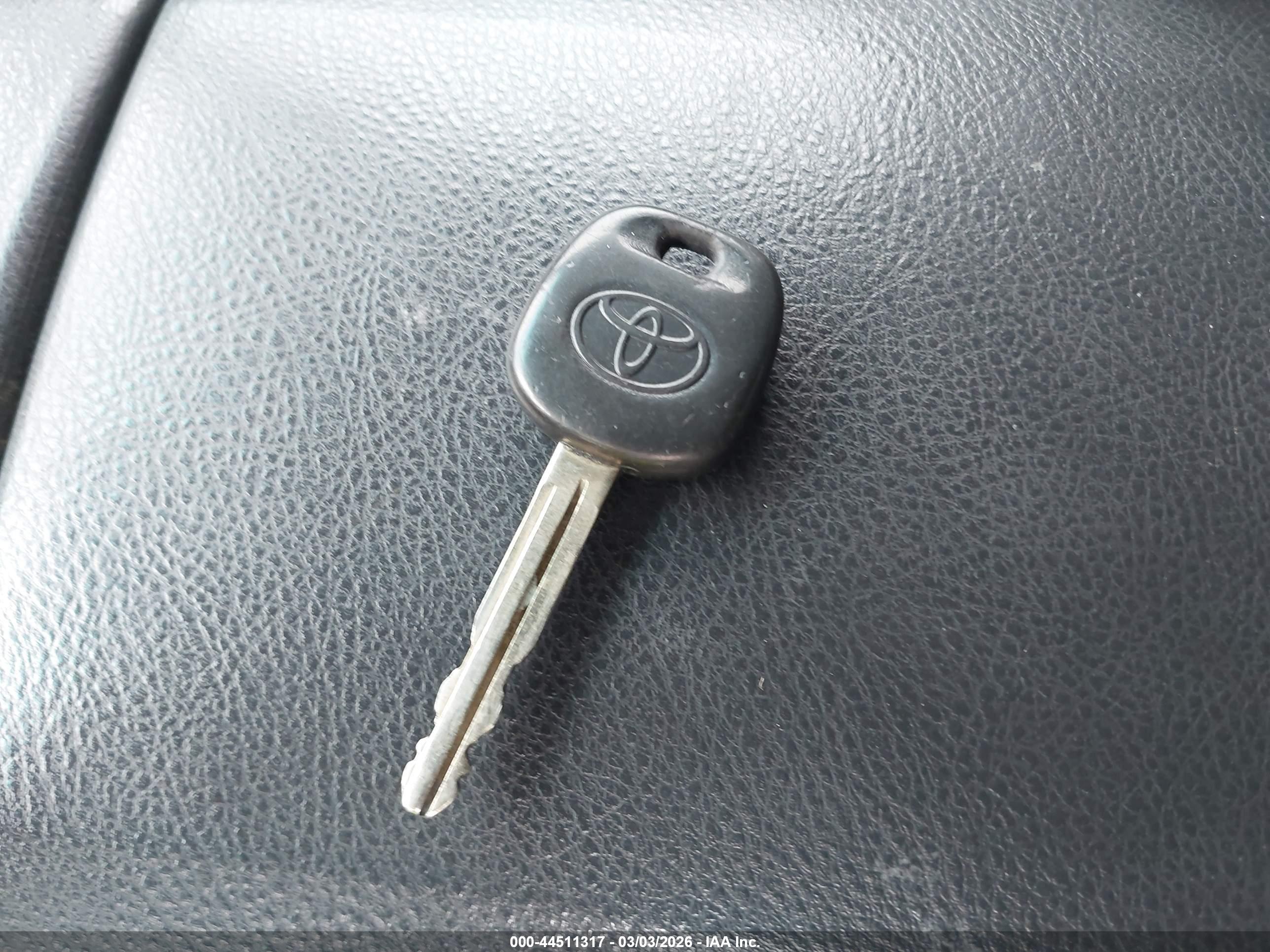 TOYOTA 4RUNNER image 11