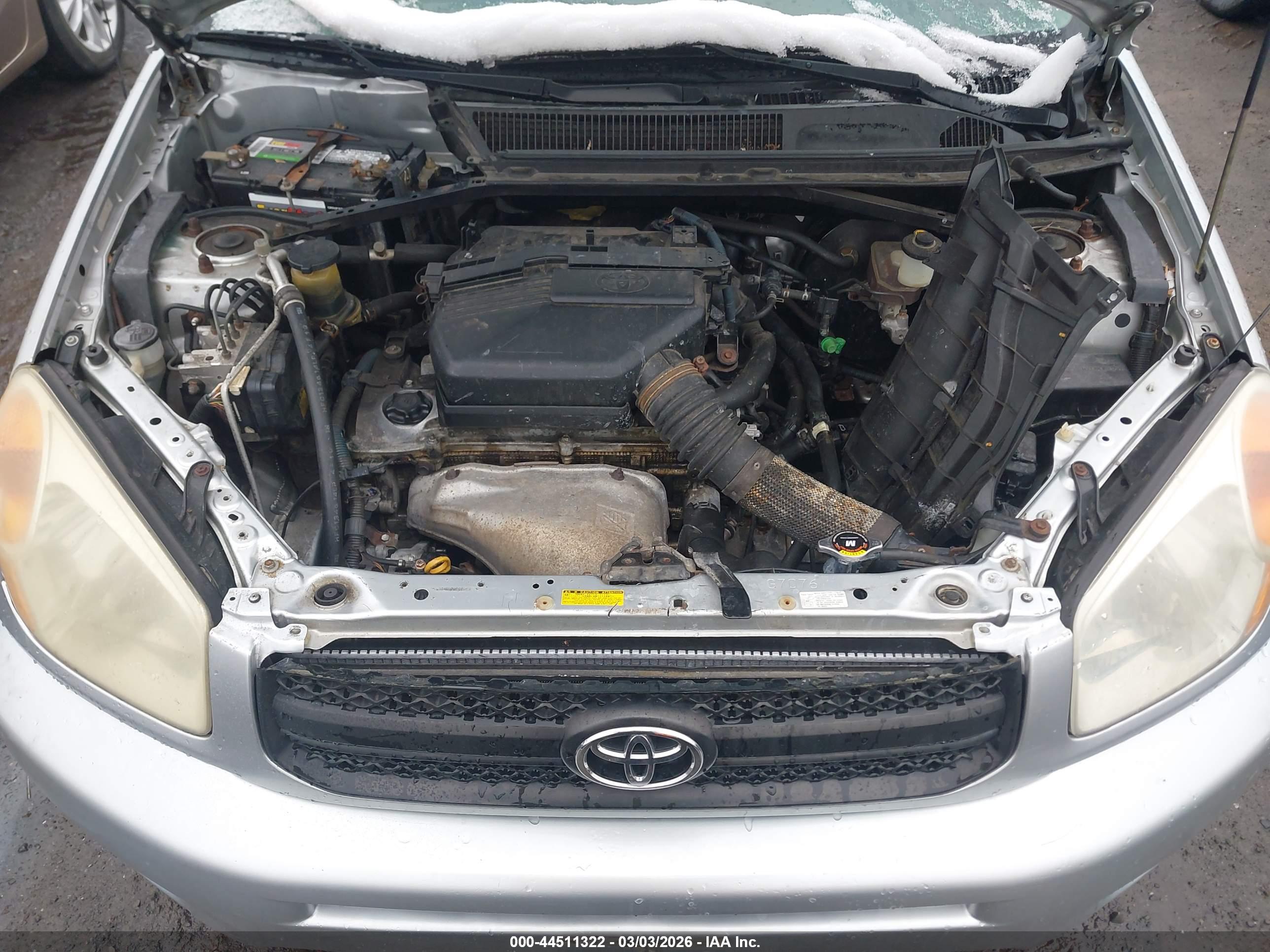 TOYOTA RAV4 image 10