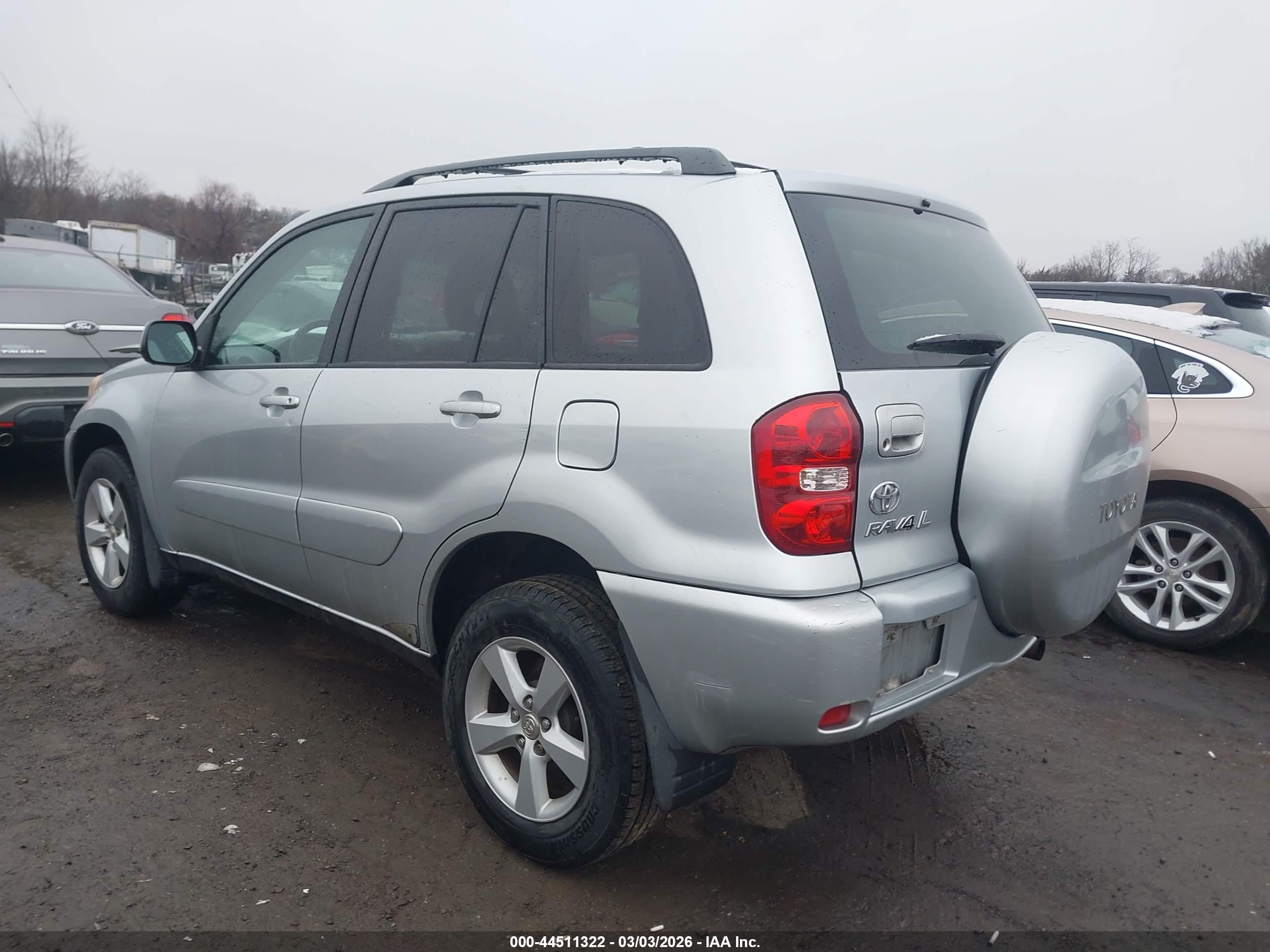 TOYOTA RAV4 image 3