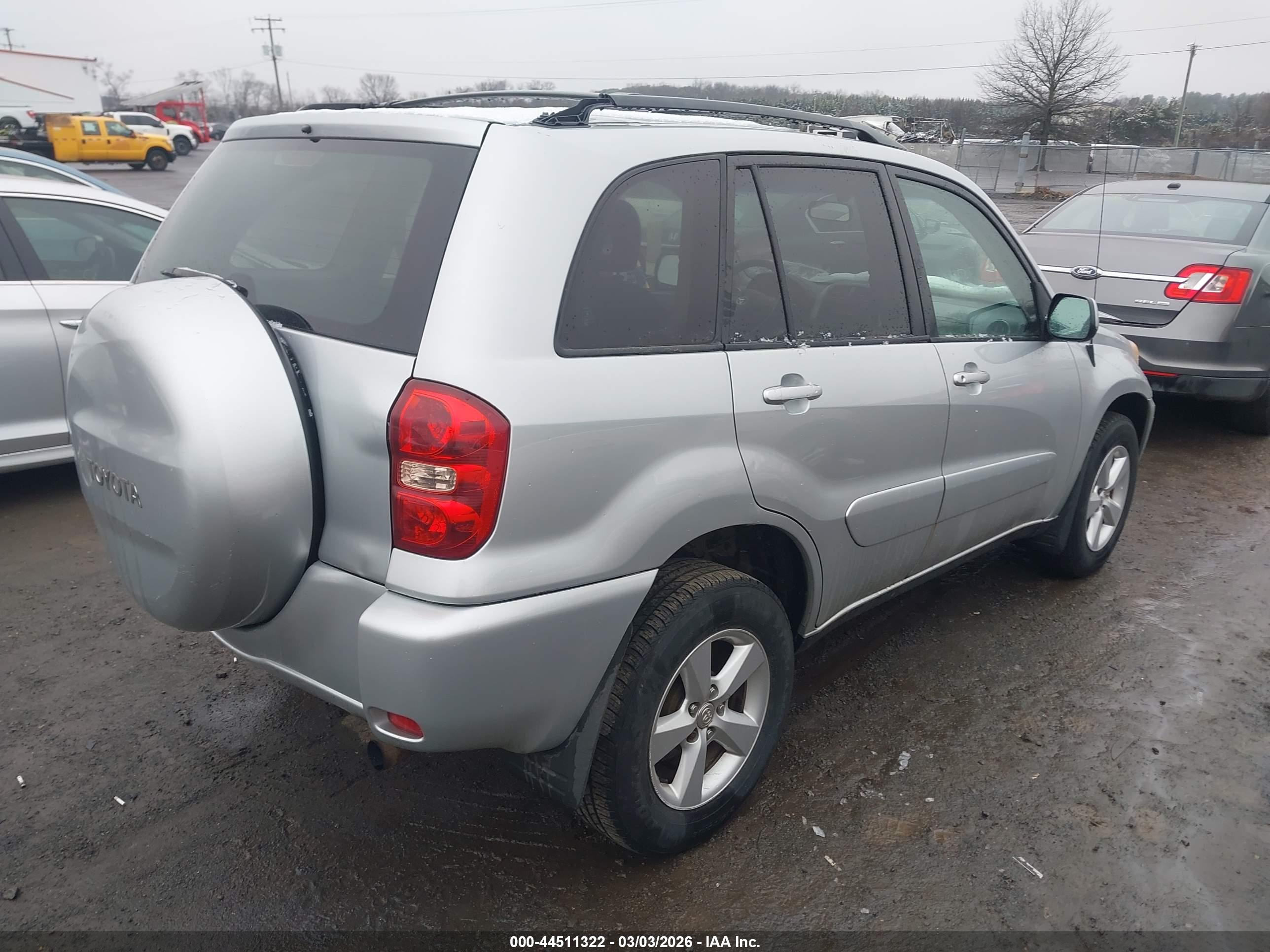 TOYOTA RAV4 image 4