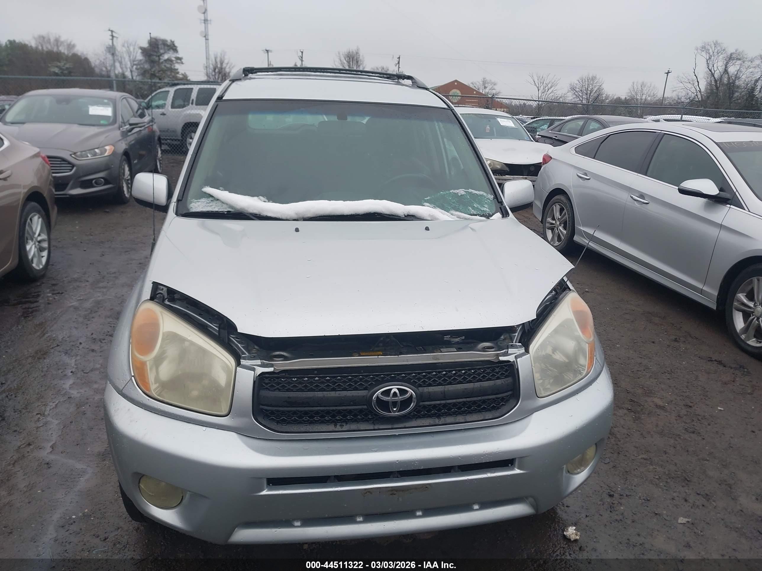 TOYOTA RAV4 image 6