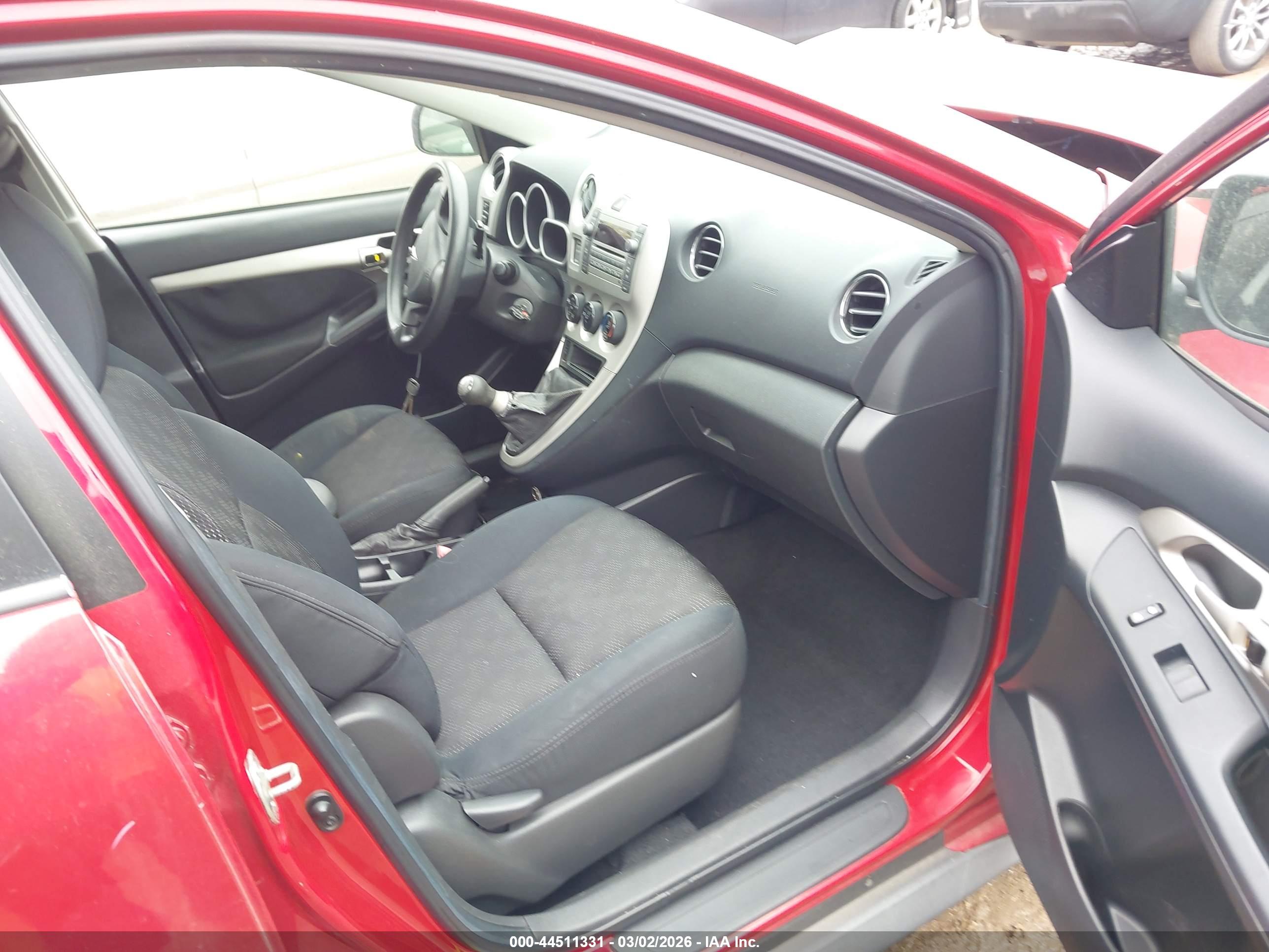 PONTIAC VIBE image 5