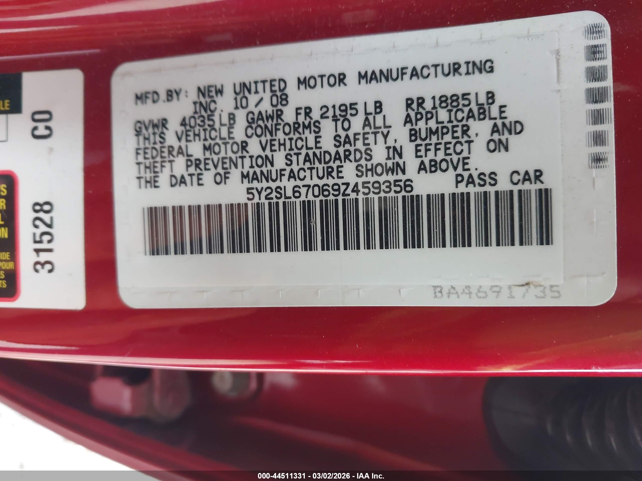 PONTIAC VIBE image 9