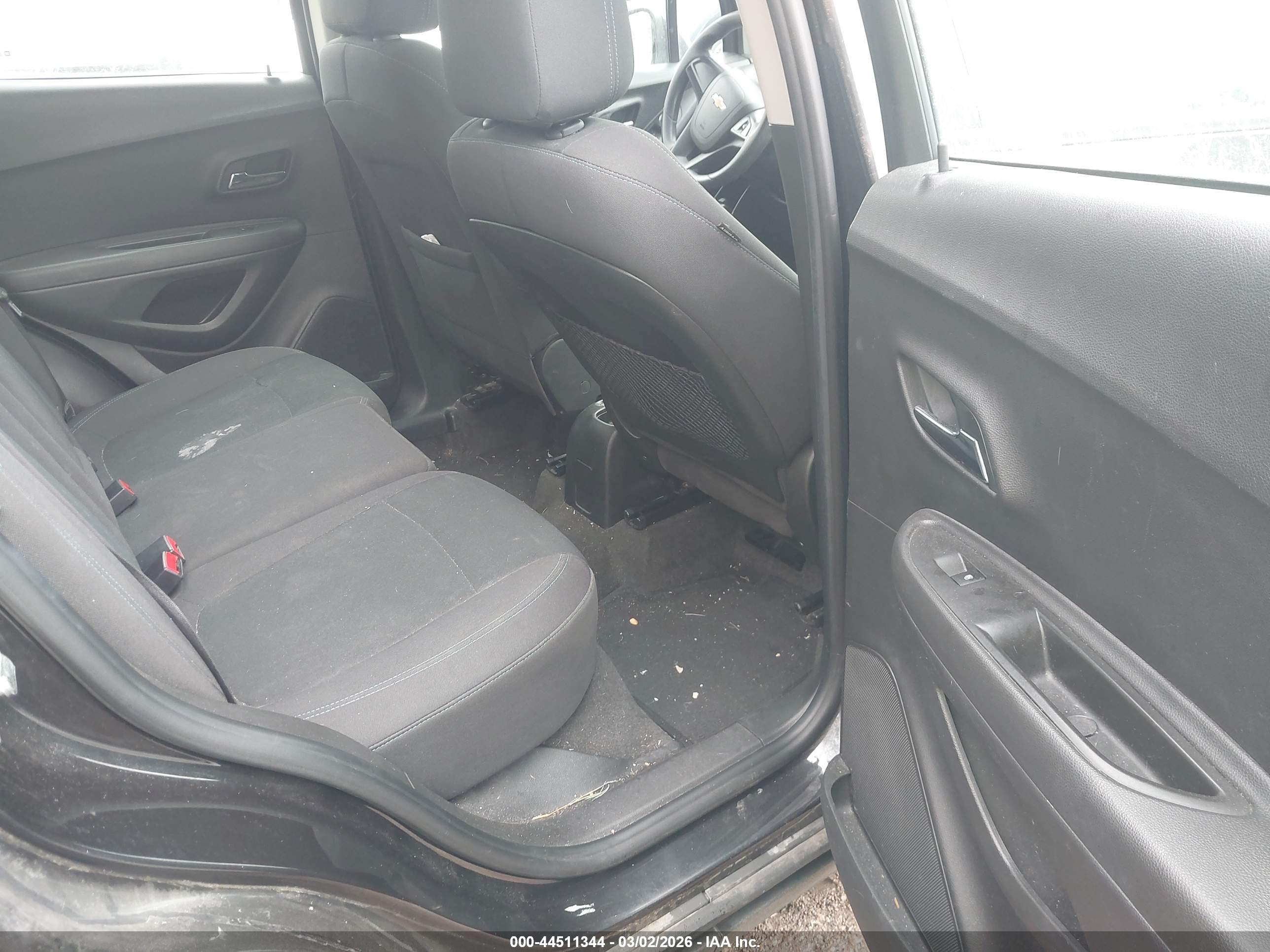 CHEVROLET TRAX image 8