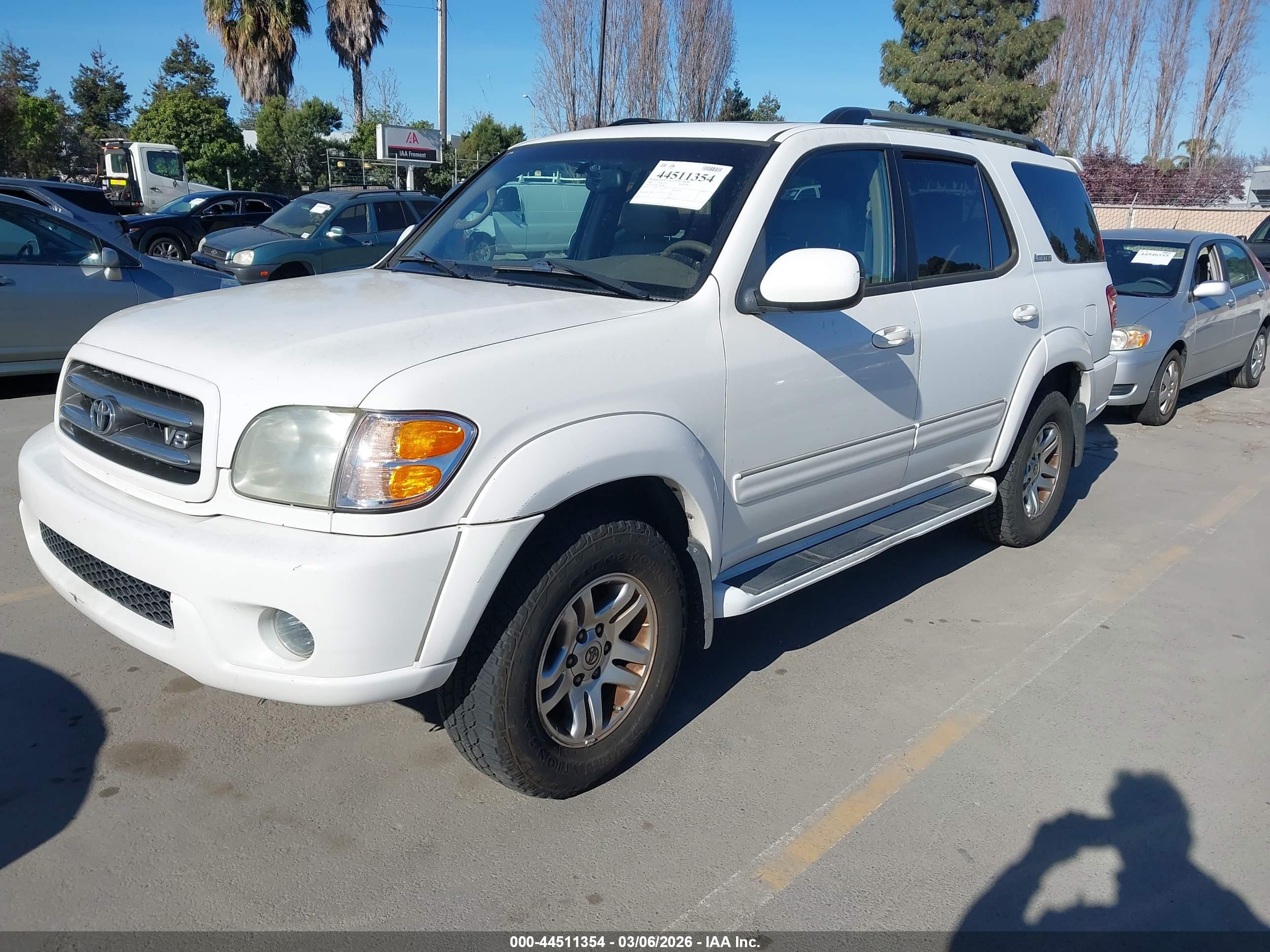 TOYOTA SEQUOIA image 2