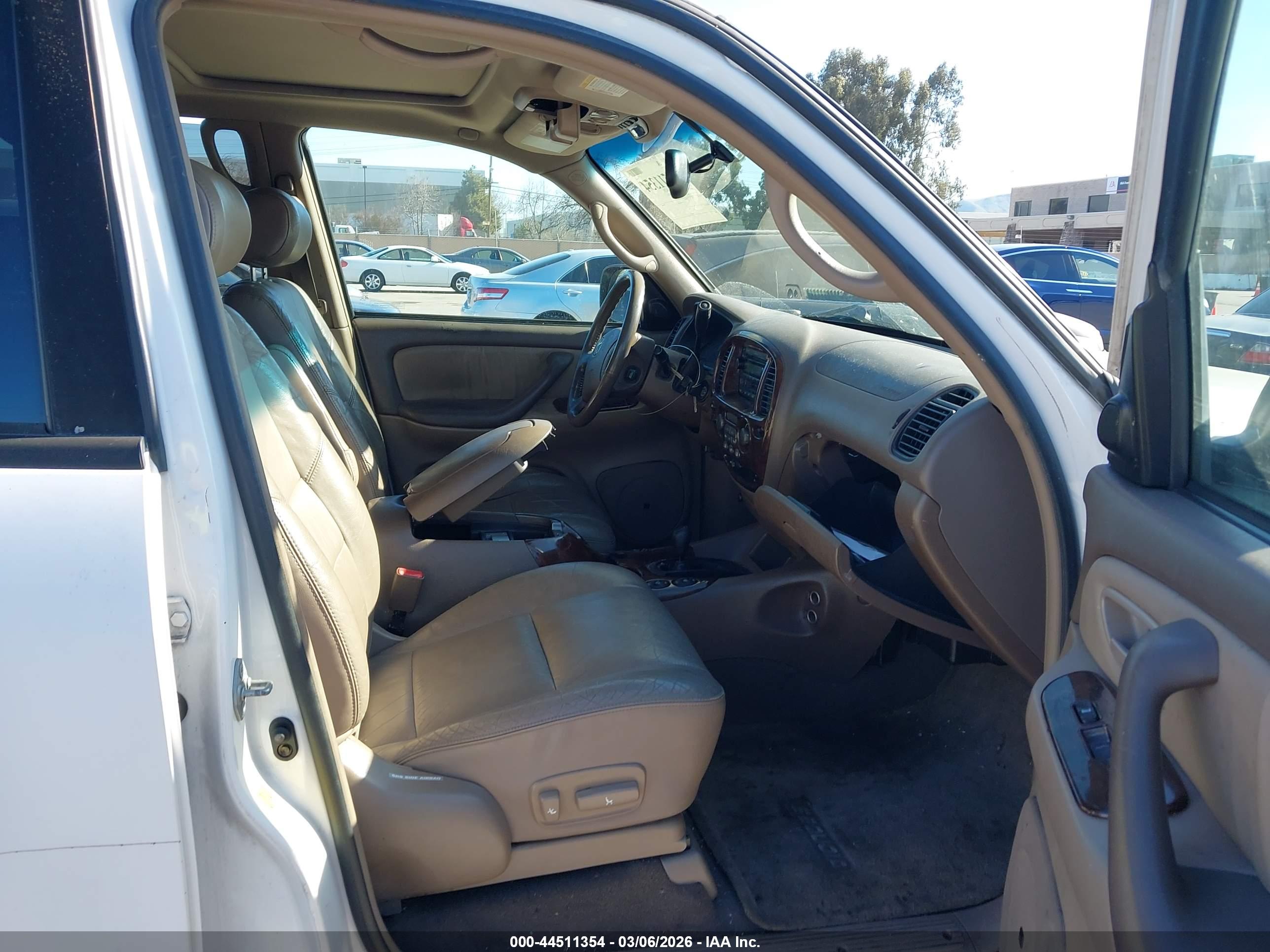 TOYOTA SEQUOIA image 5