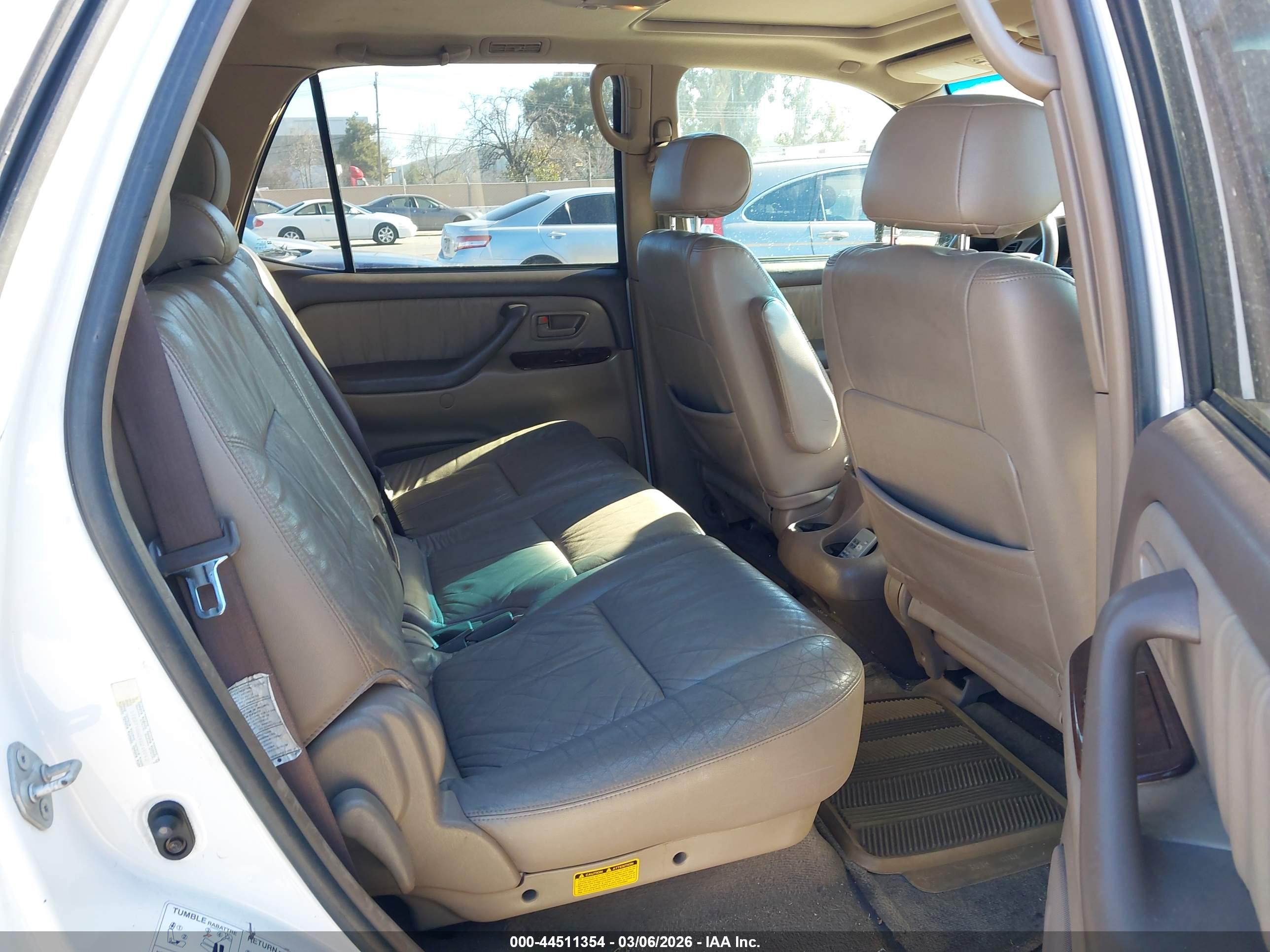 TOYOTA SEQUOIA image 8