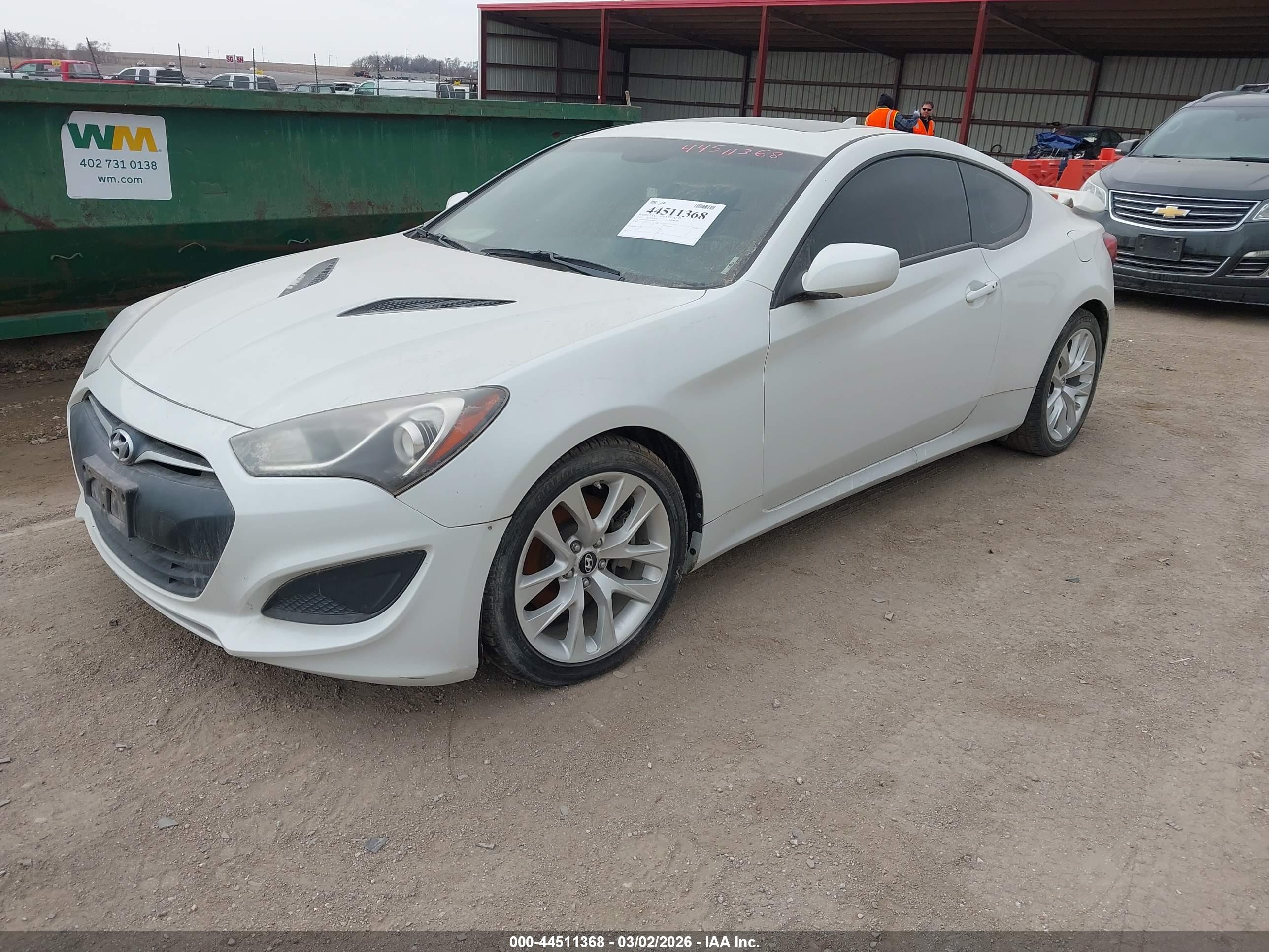HYUNDAI GENESIS image 2
