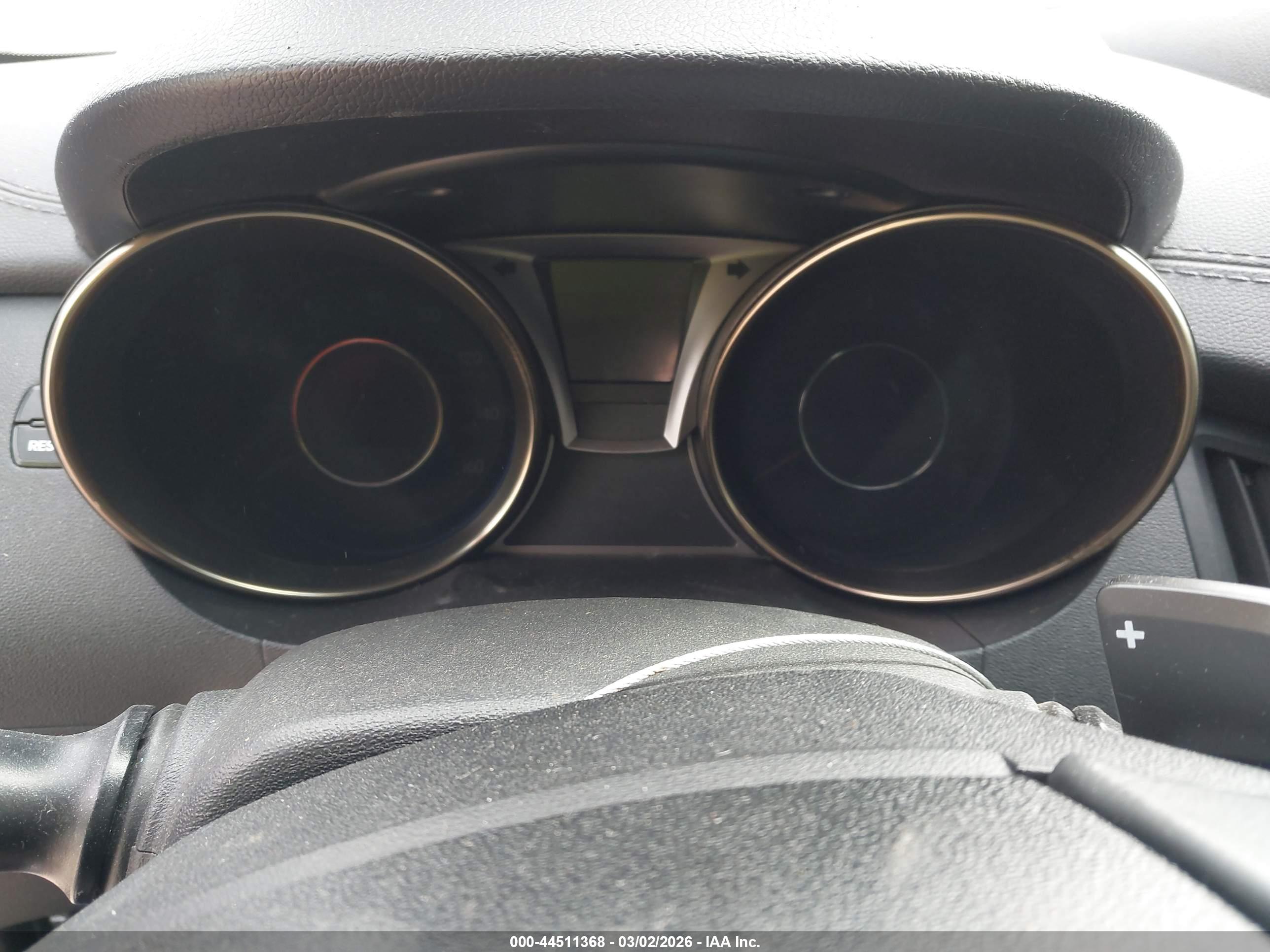 HYUNDAI GENESIS image 7