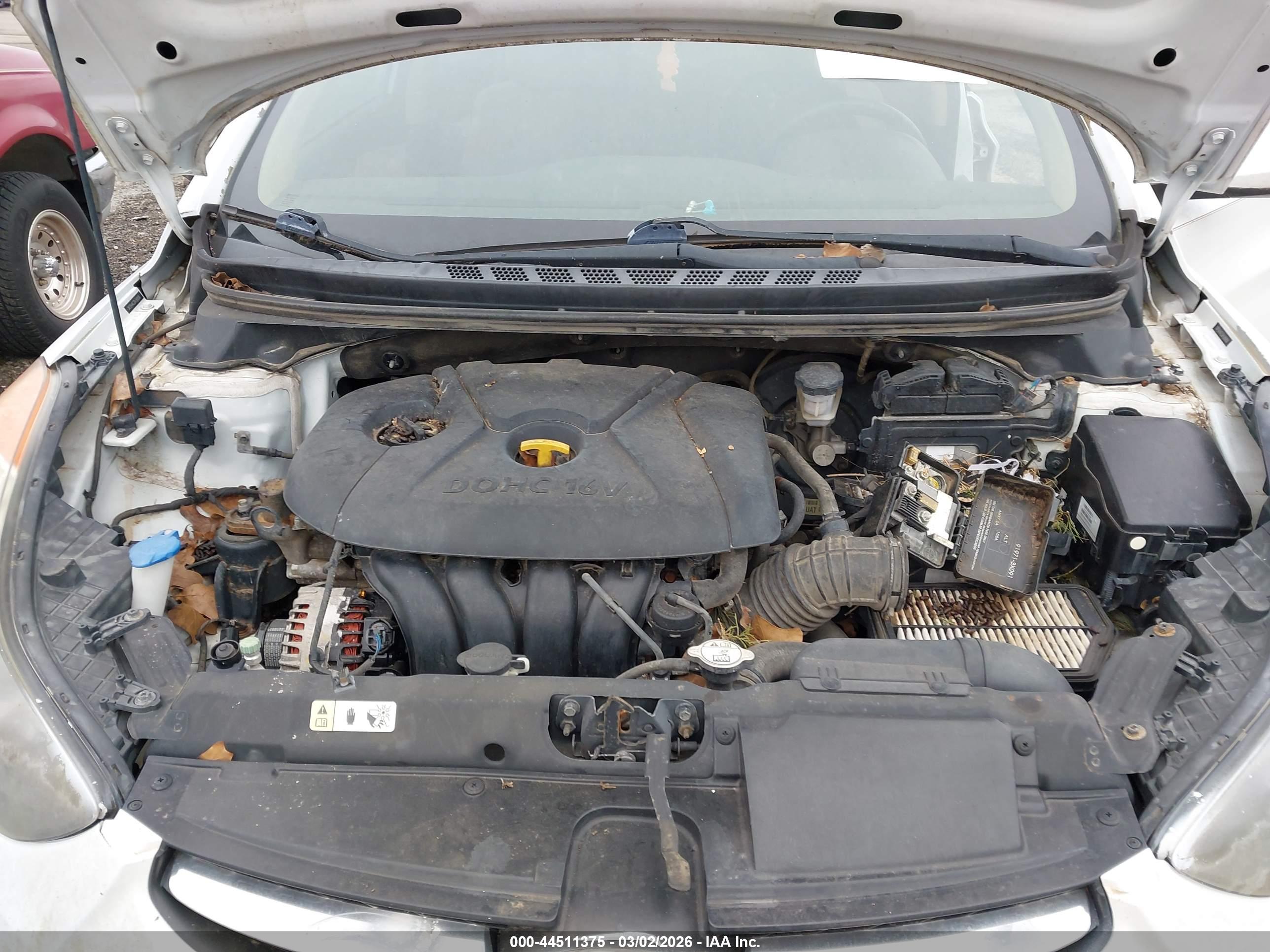 HYUNDAI ELANTRA image 10