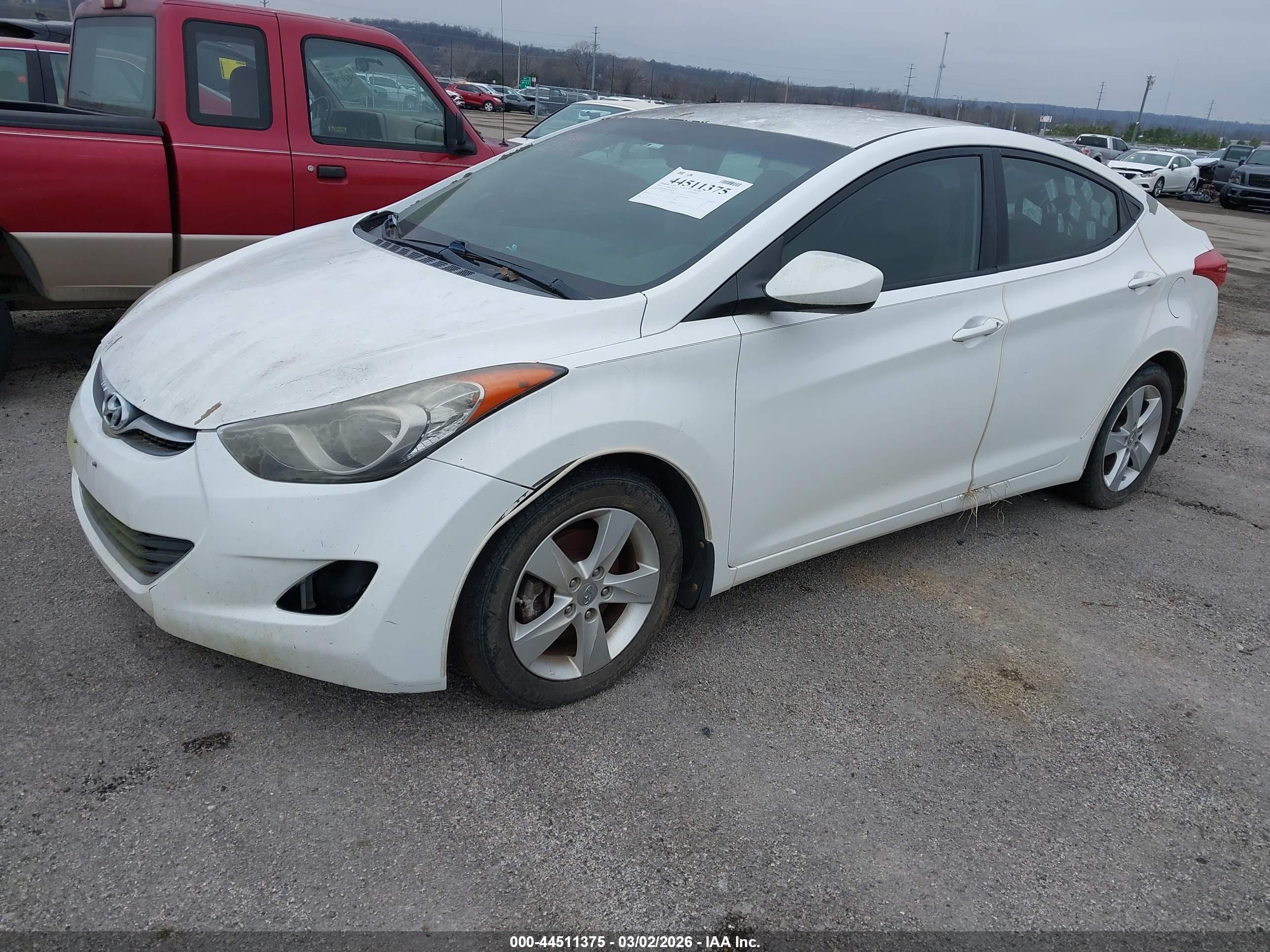 HYUNDAI ELANTRA image 2