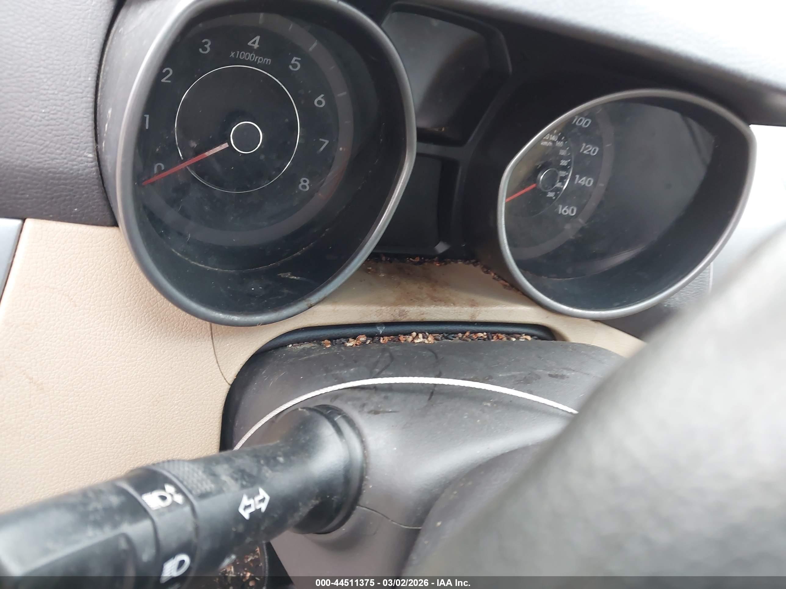 HYUNDAI ELANTRA image 7