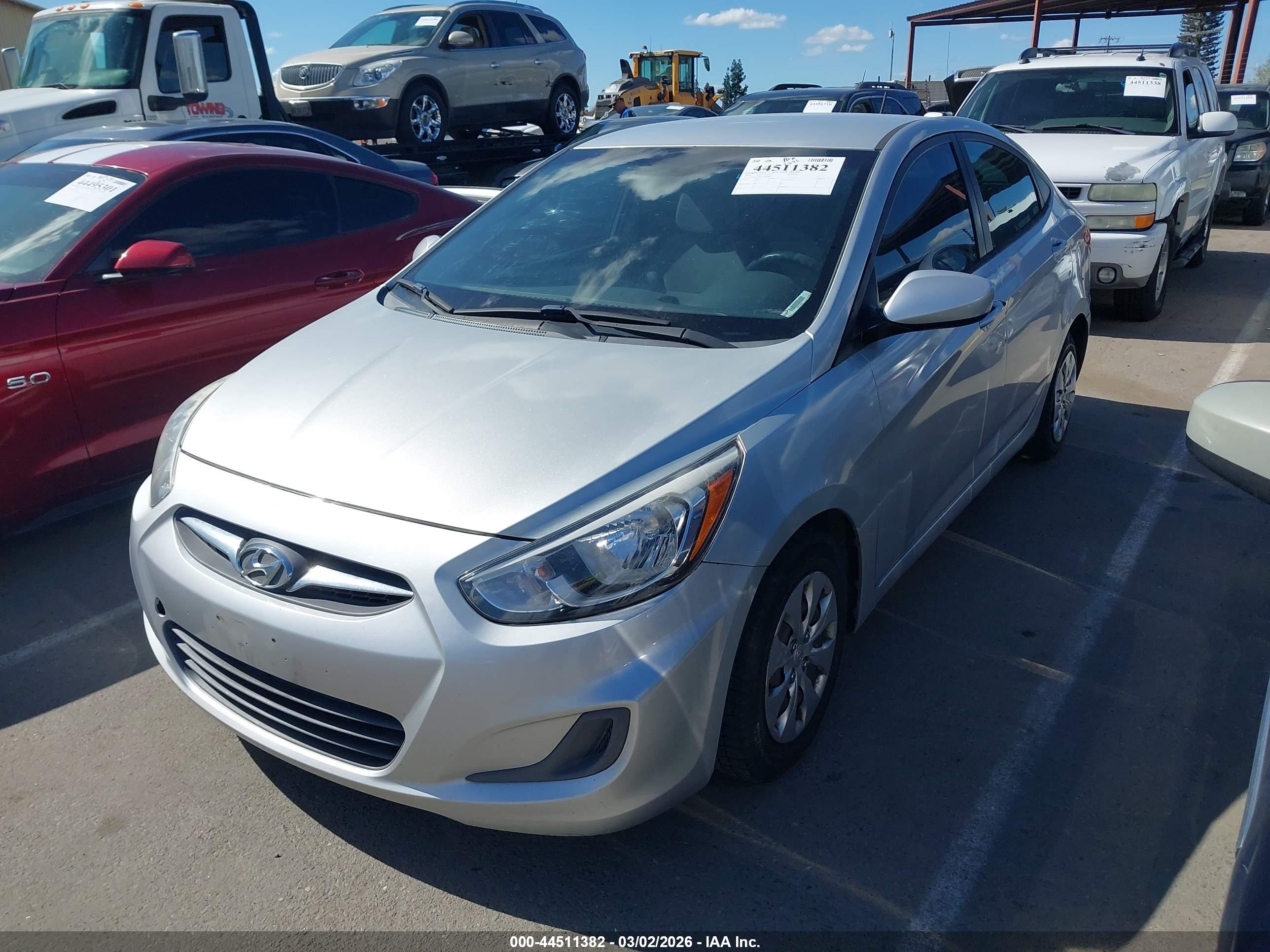 HYUNDAI ACCENT image 2