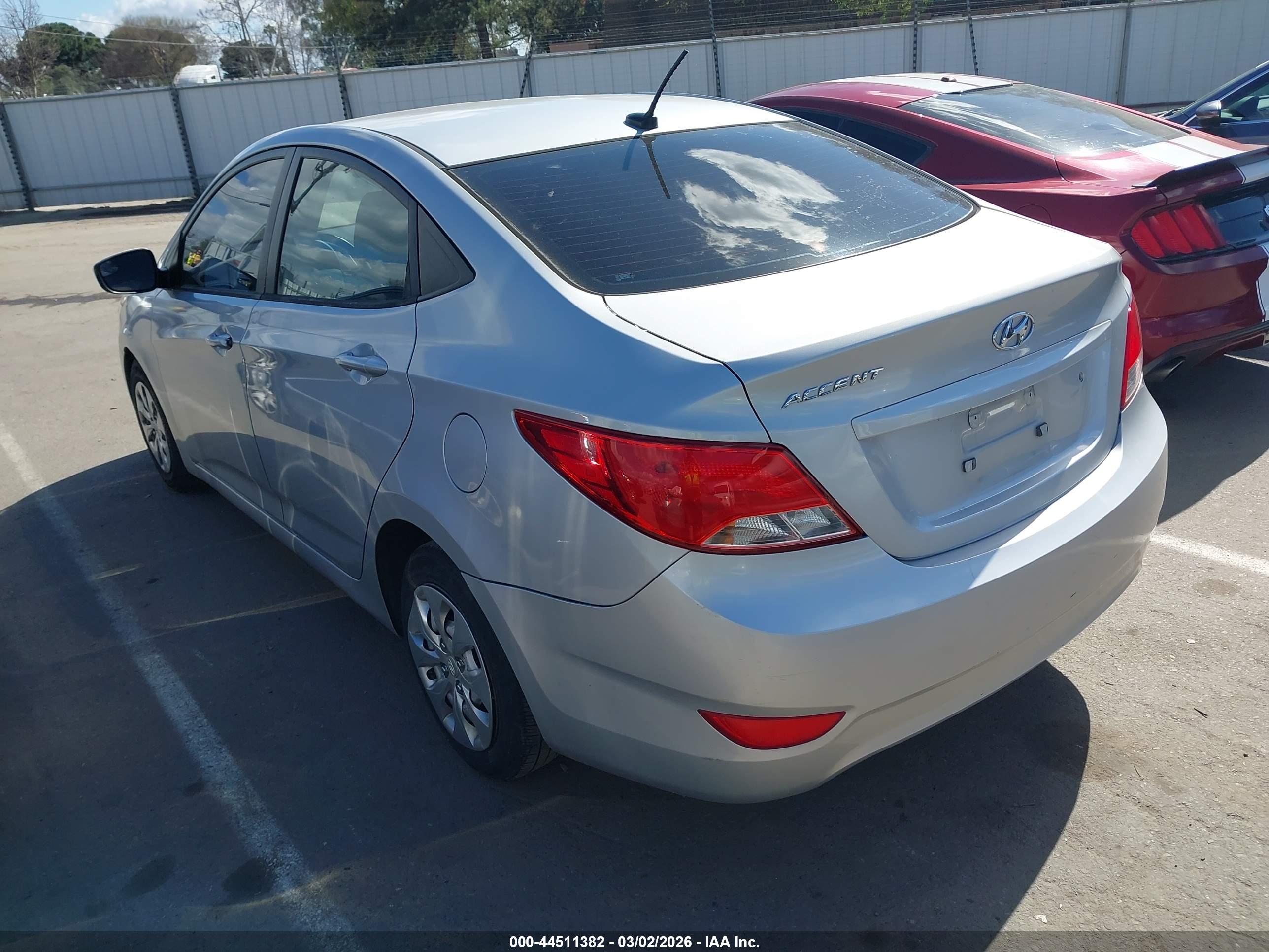 HYUNDAI ACCENT image 3
