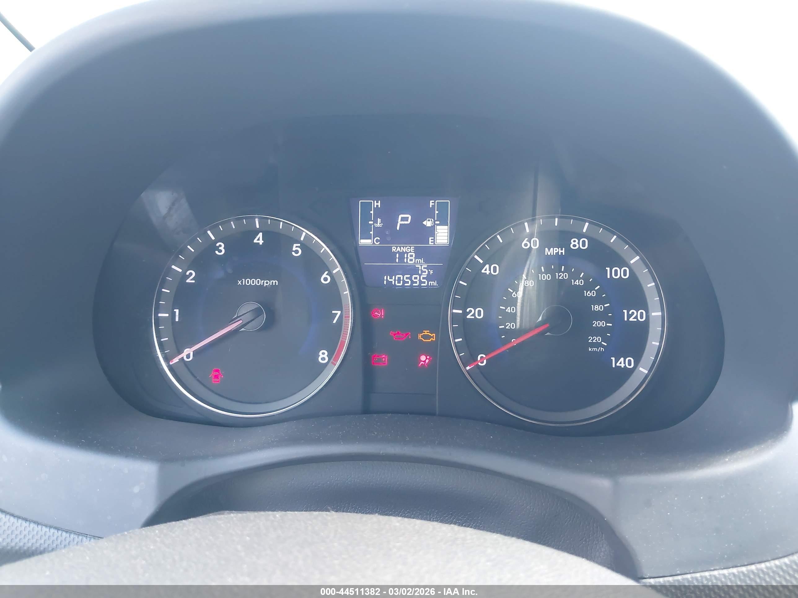 HYUNDAI ACCENT image 7