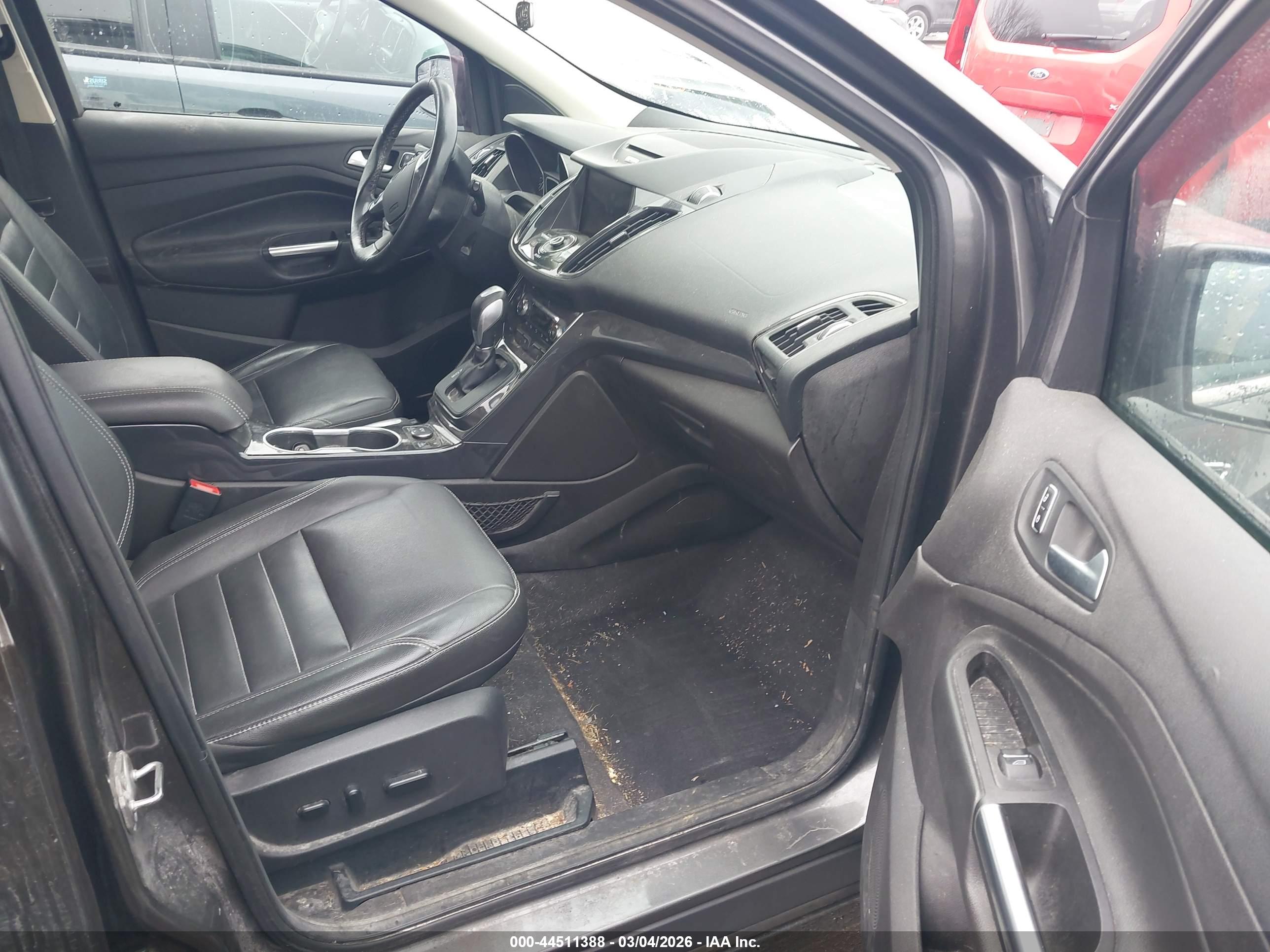 FORD ESCAPE image 5