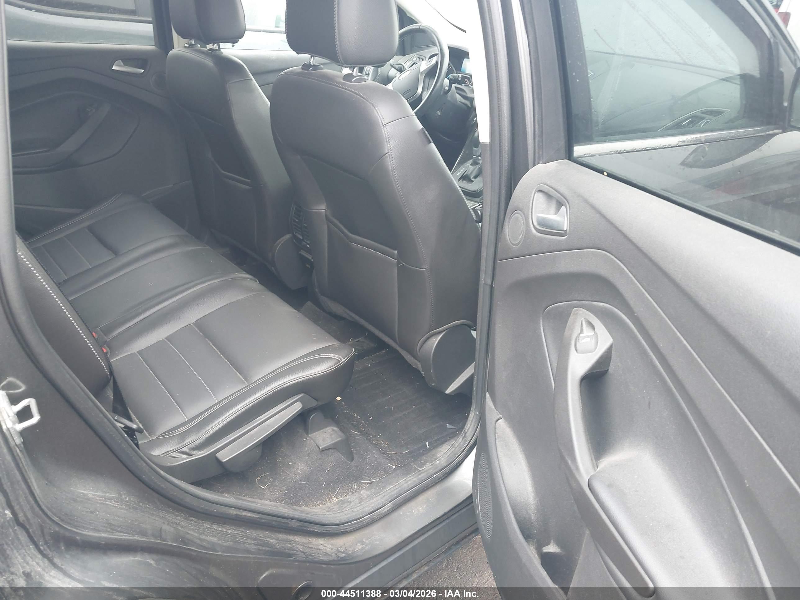 FORD ESCAPE image 8