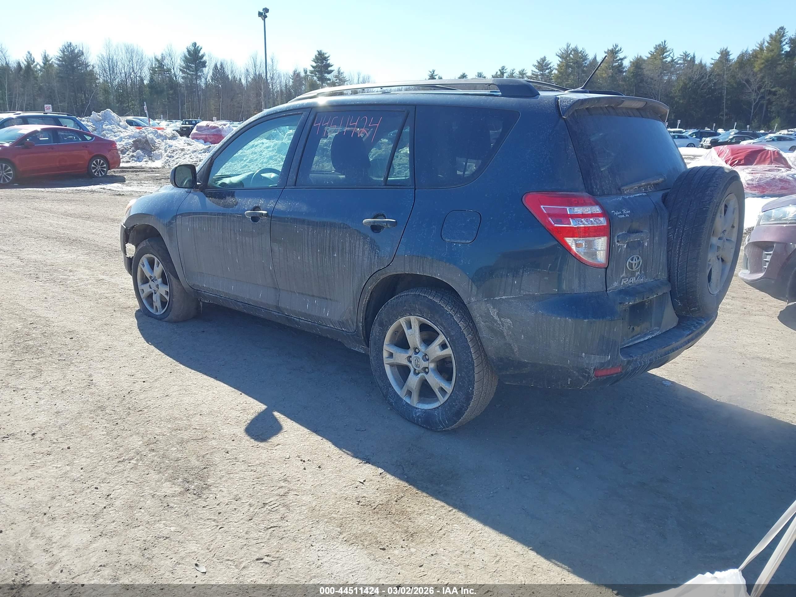 TOYOTA RAV4 image 3