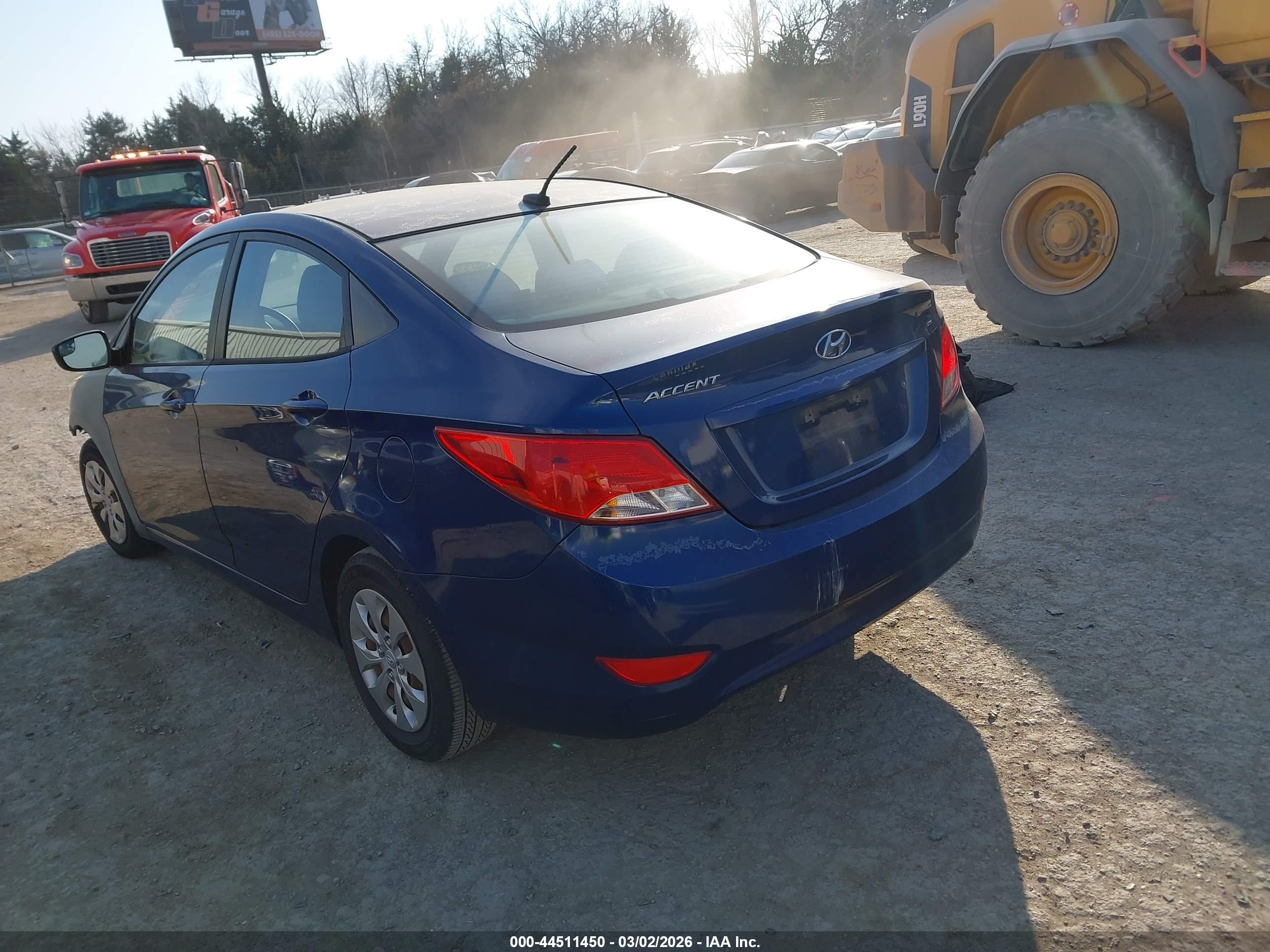 HYUNDAI ACCENT image 3