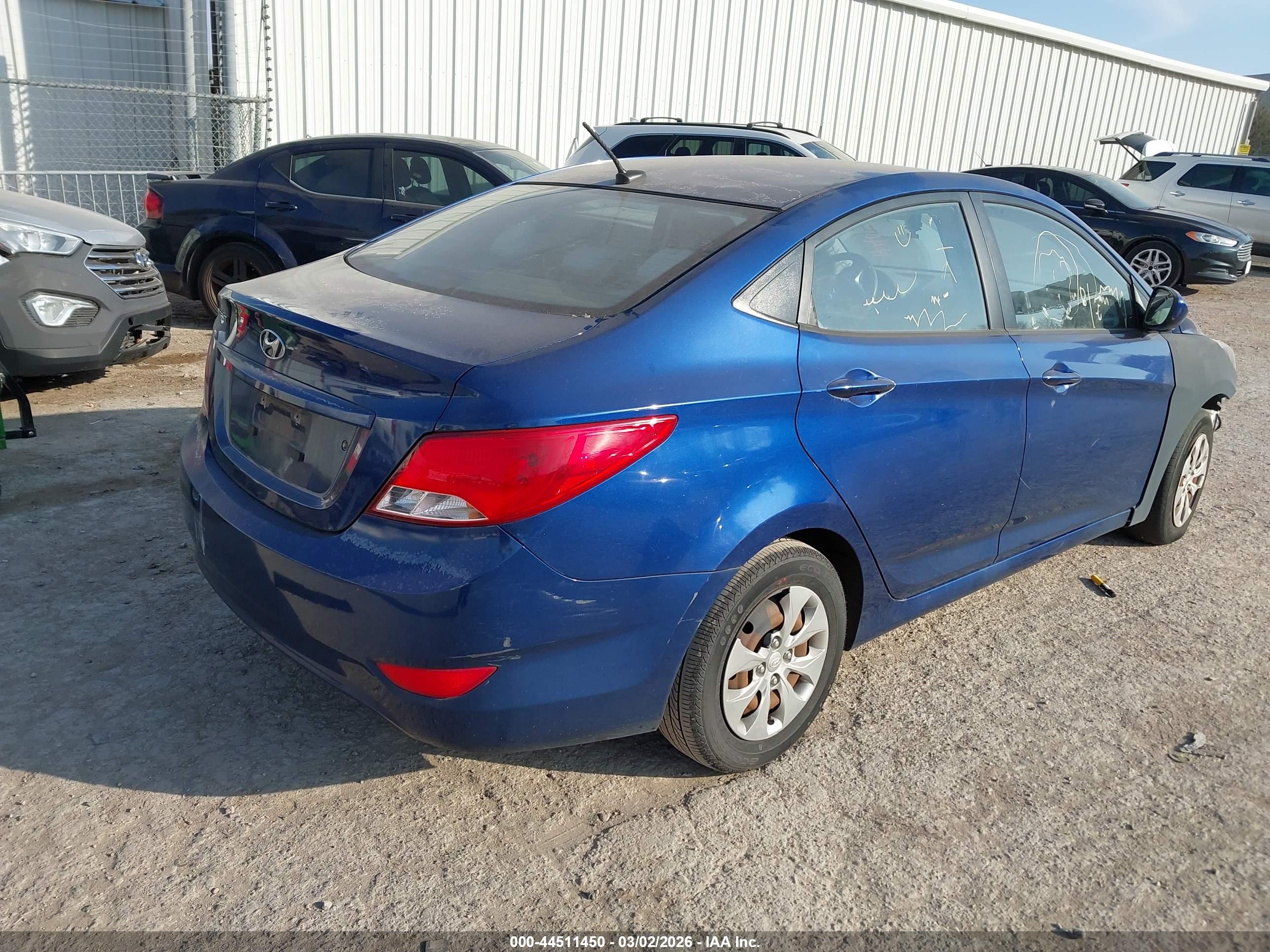 HYUNDAI ACCENT image 4