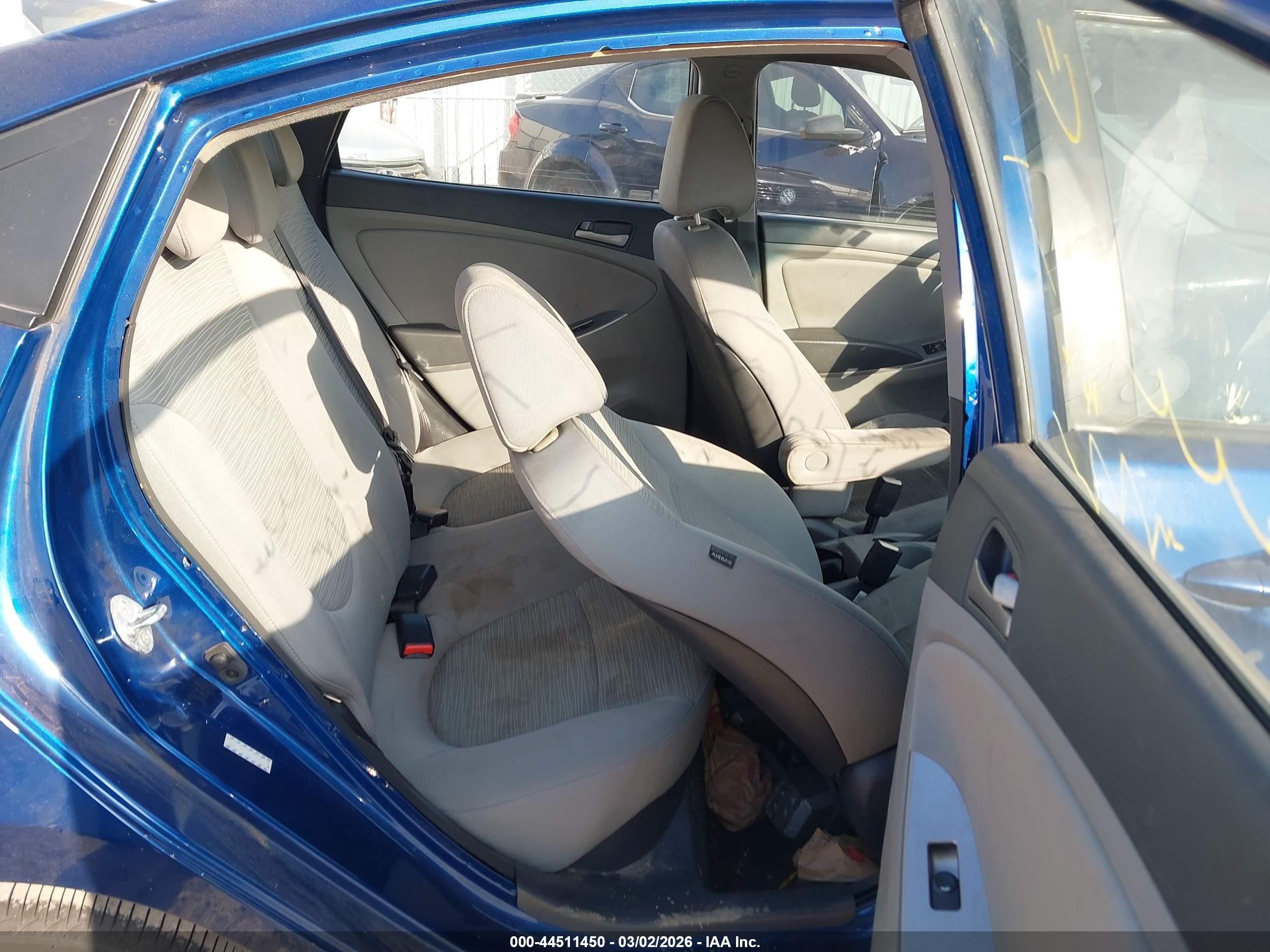 HYUNDAI ACCENT image 8