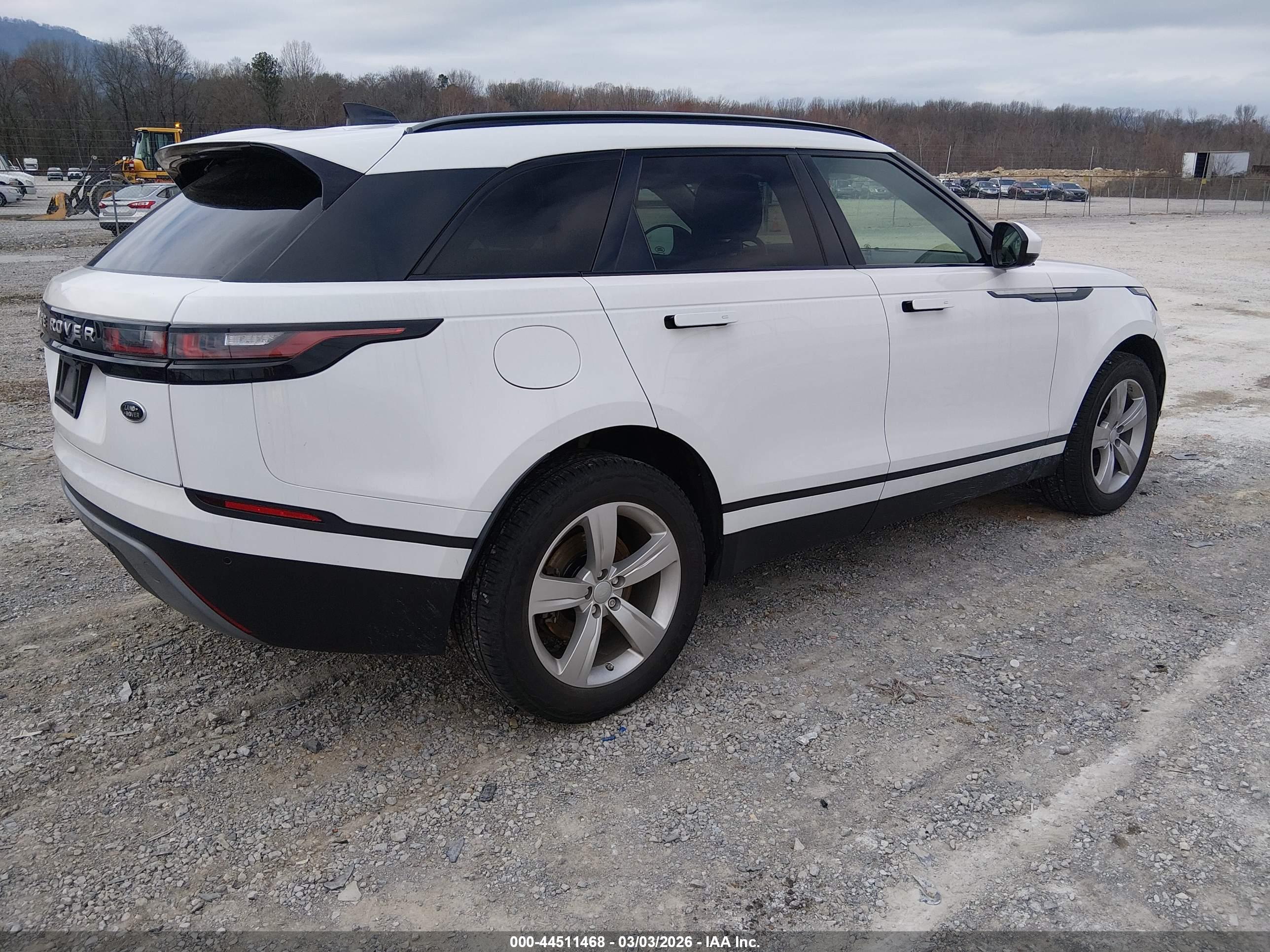 LAND ROVER image 4