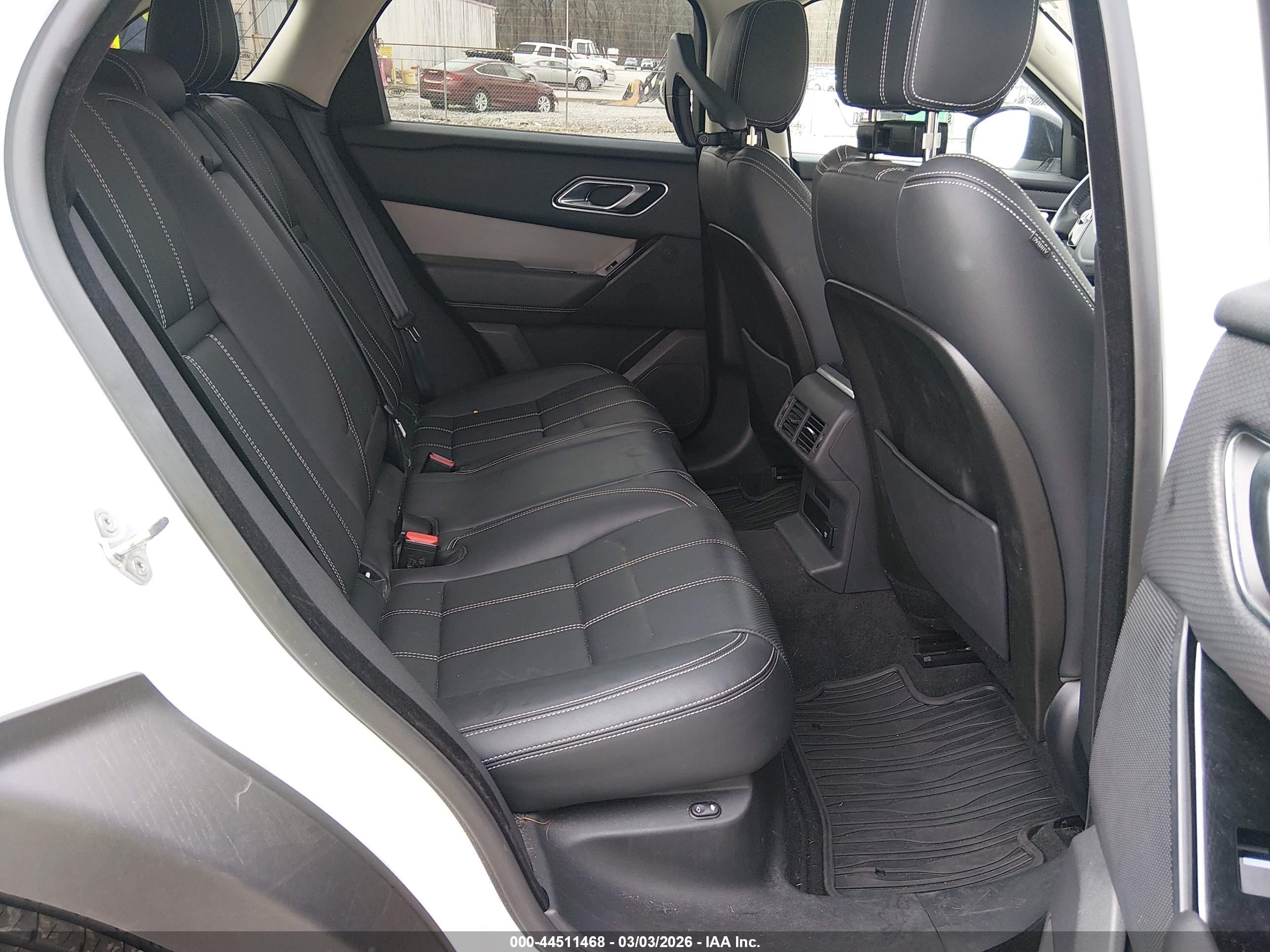 LAND ROVER image 8