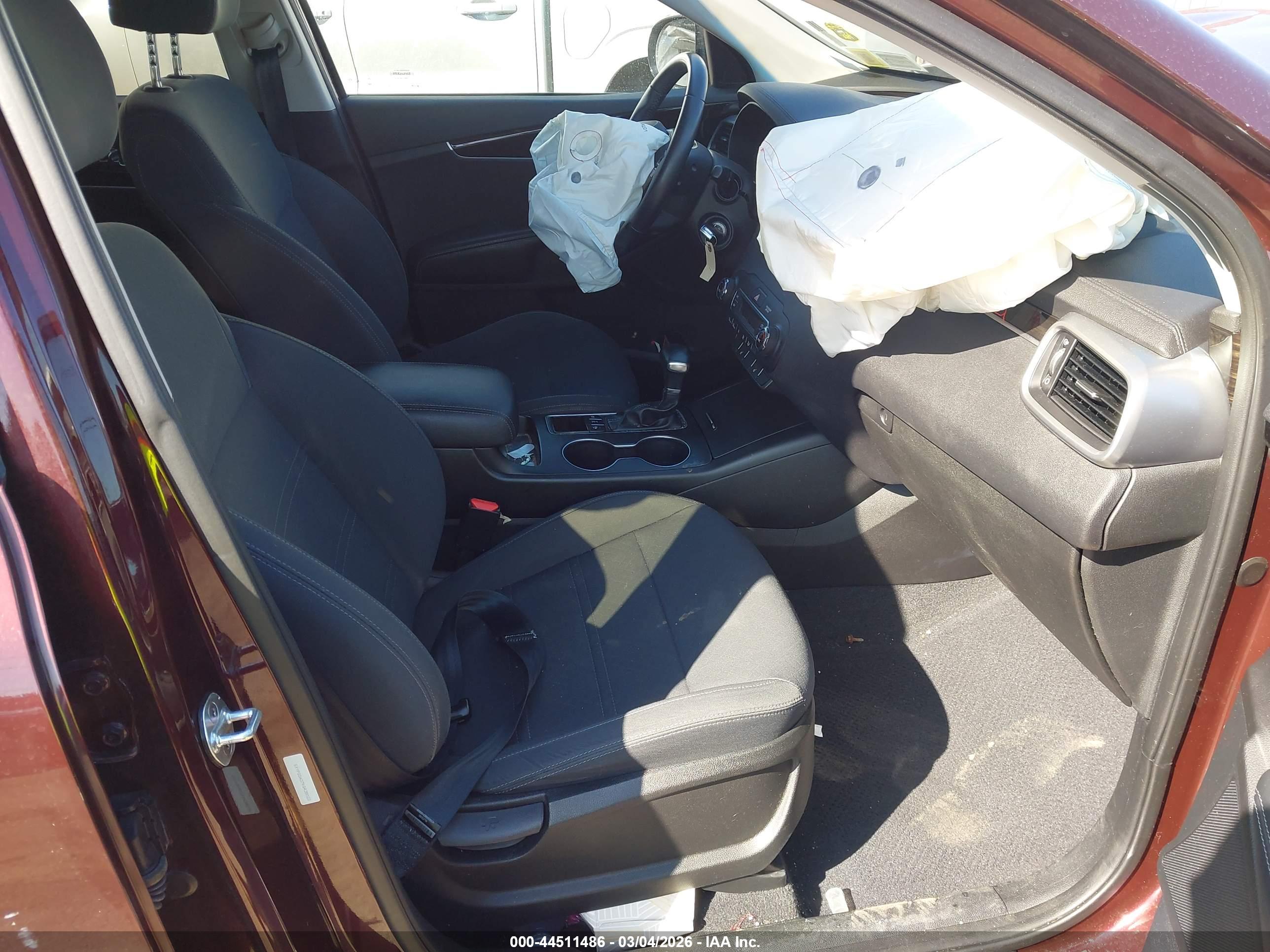 KIA SORENTO image 5