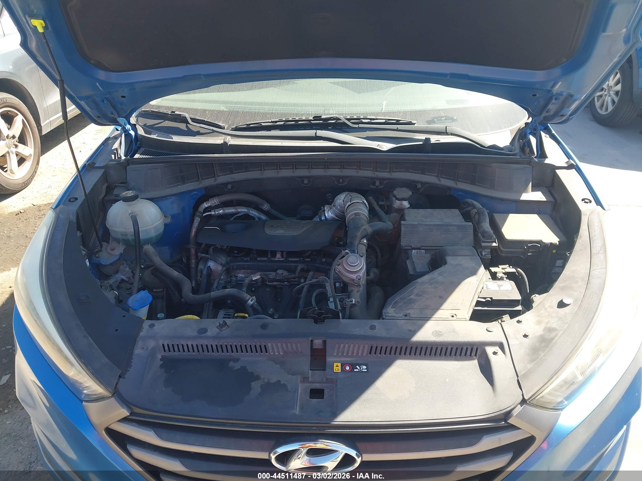 HYUNDAI TUCSON image 10