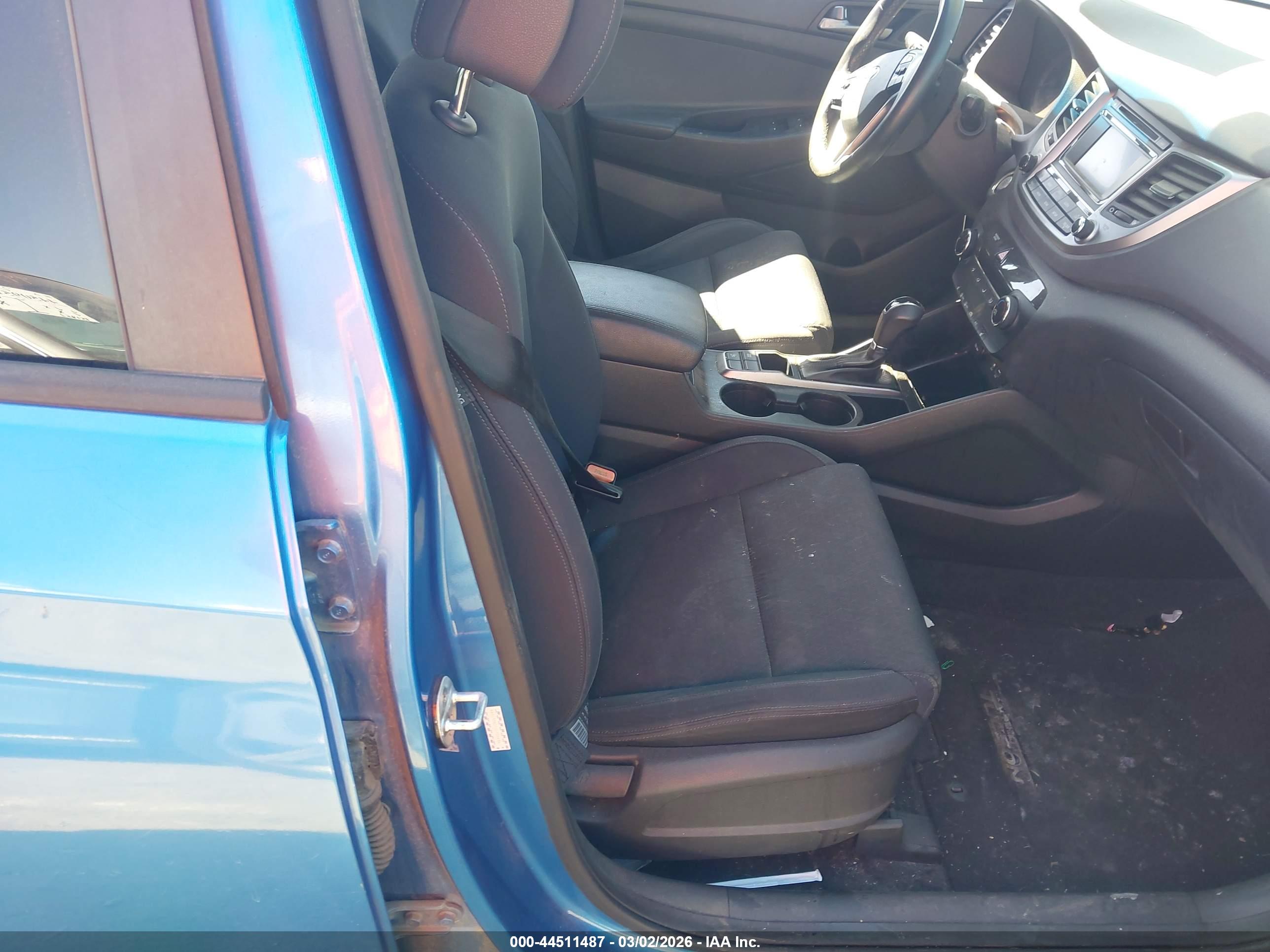 HYUNDAI TUCSON image 5