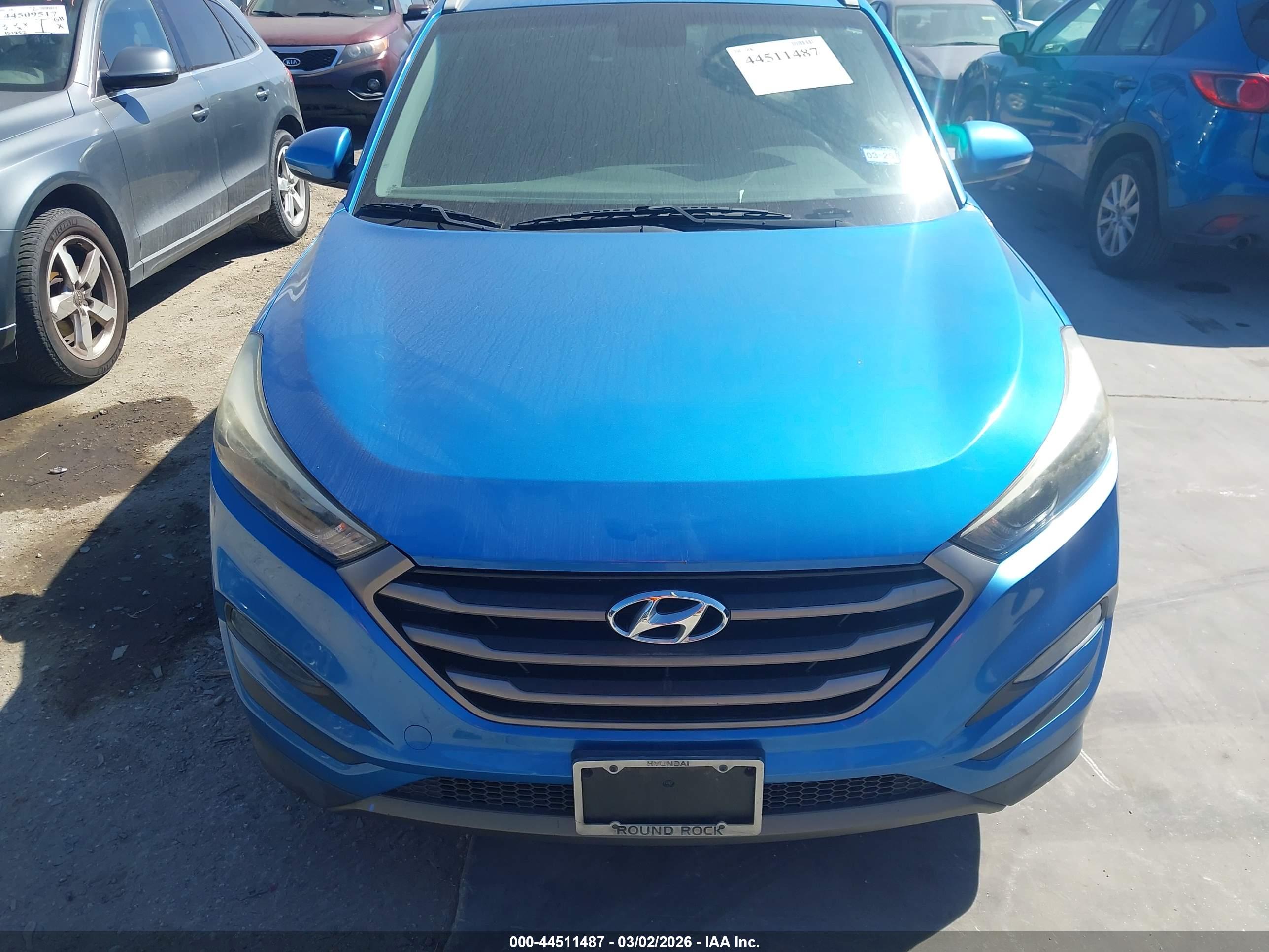 HYUNDAI TUCSON image 6