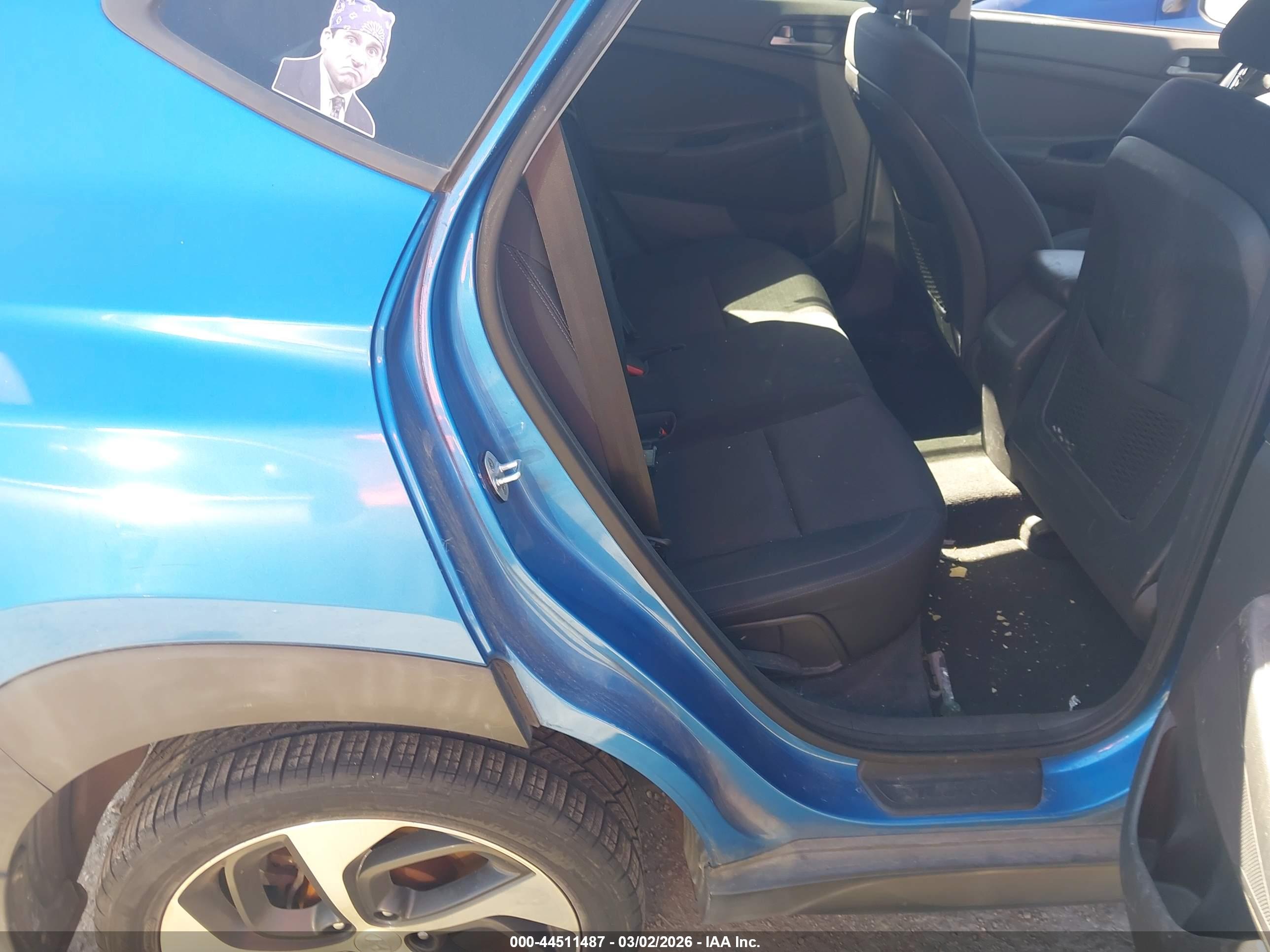 HYUNDAI TUCSON image 8