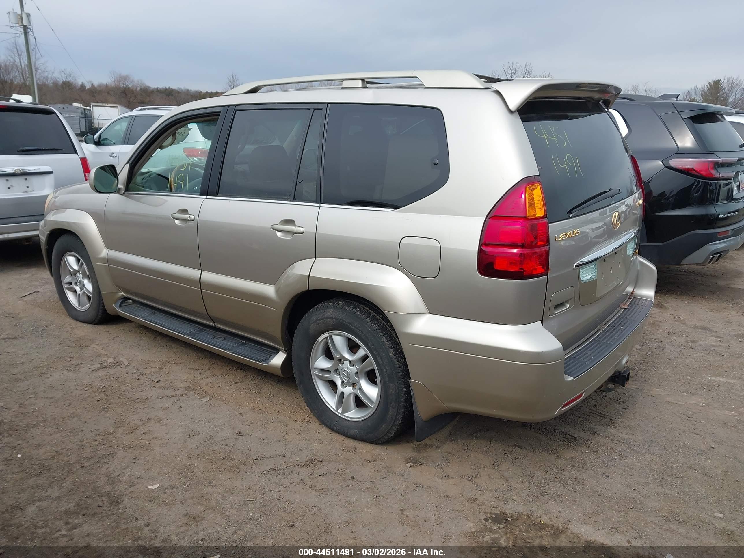 LEXUS GX image 3