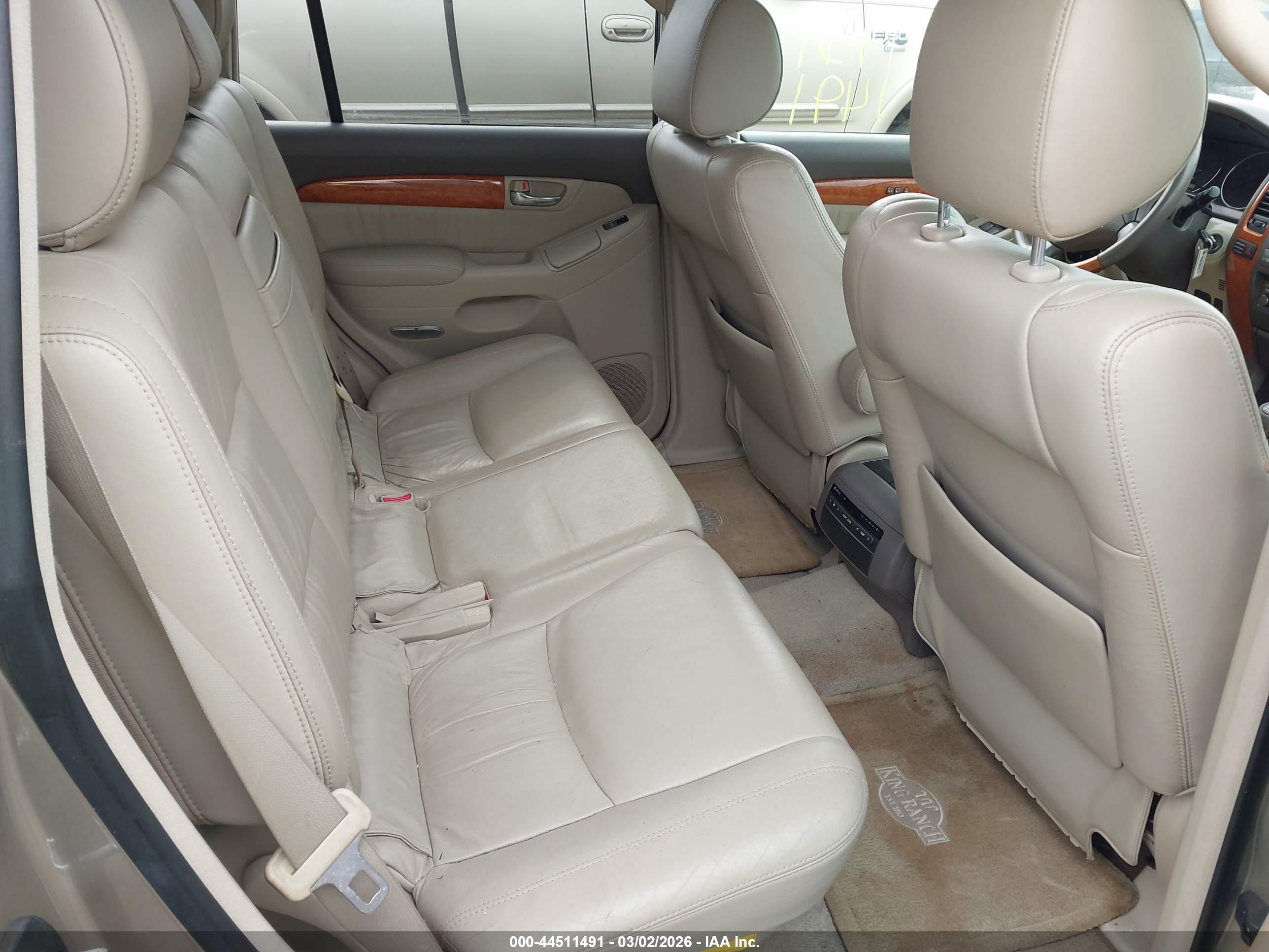 LEXUS GX image 8