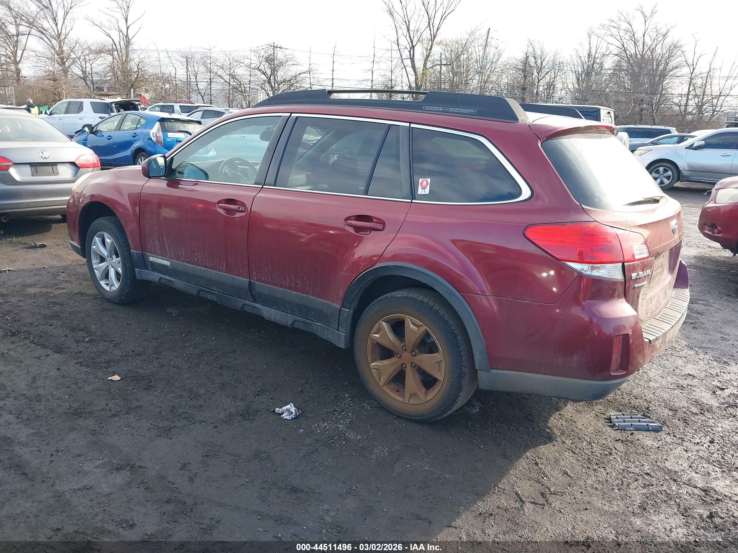 SUBARU OUTBACK image 3