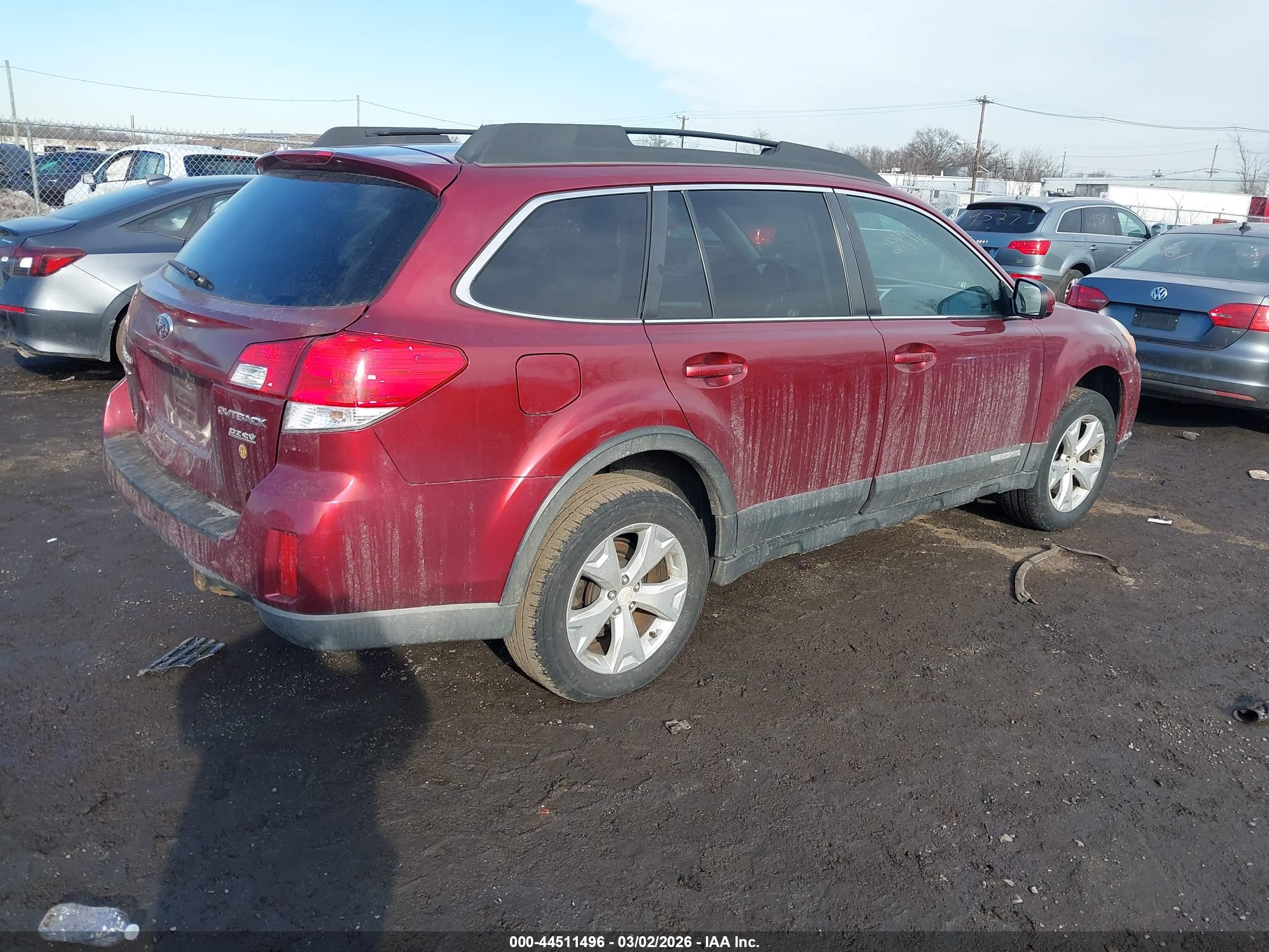 SUBARU OUTBACK image 4