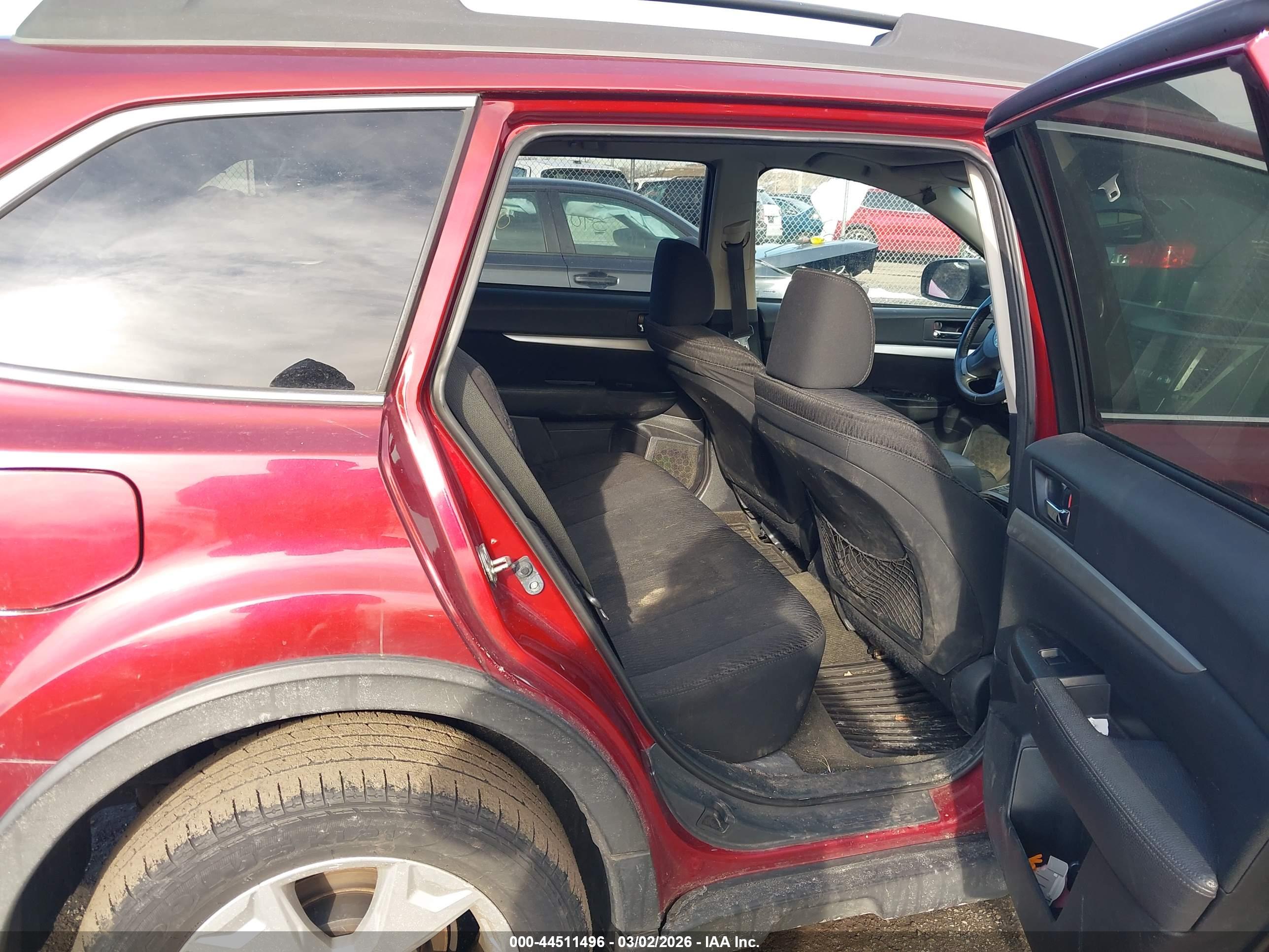 SUBARU OUTBACK image 8