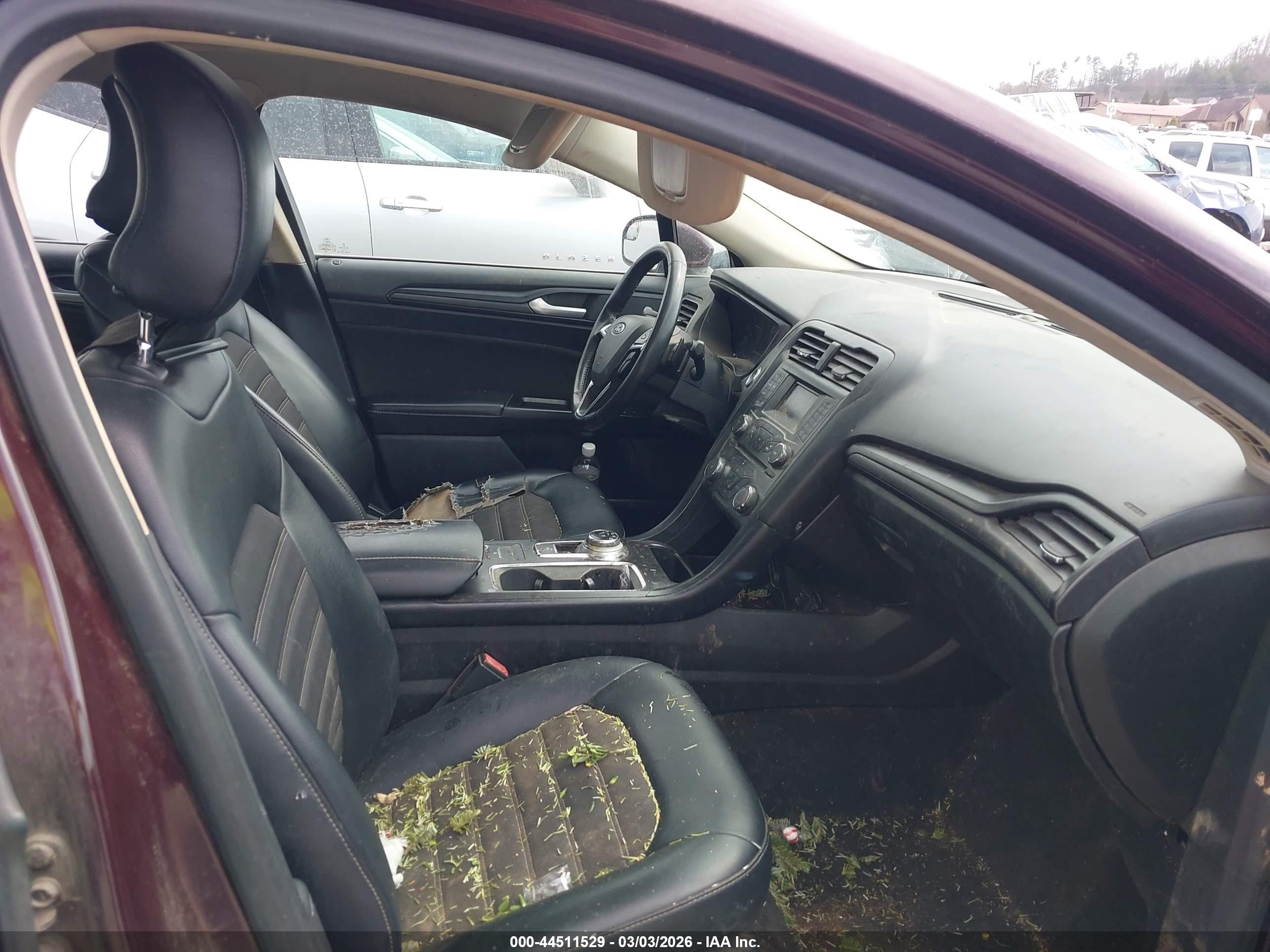 FORD FUSION image 5