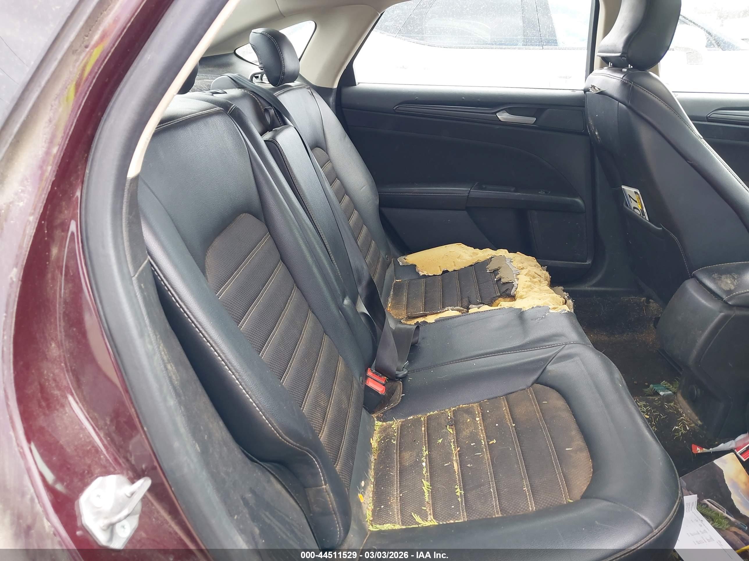 FORD FUSION image 8