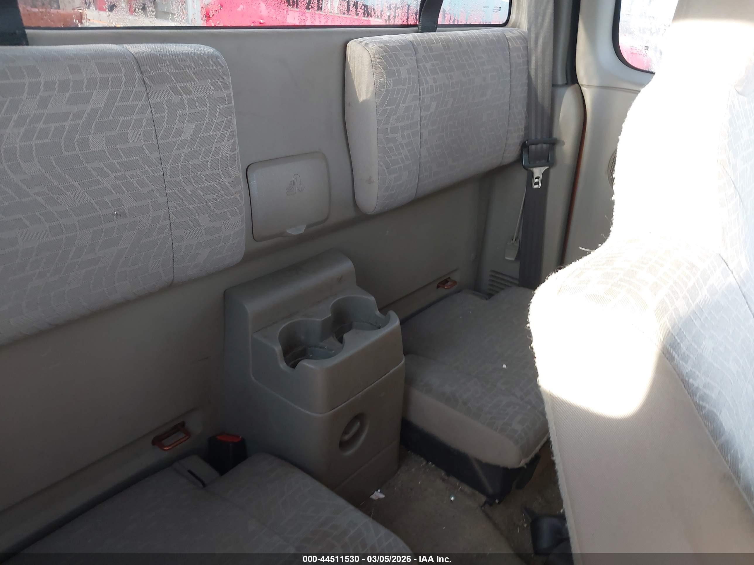 CHEVROLET COLORADO image 8