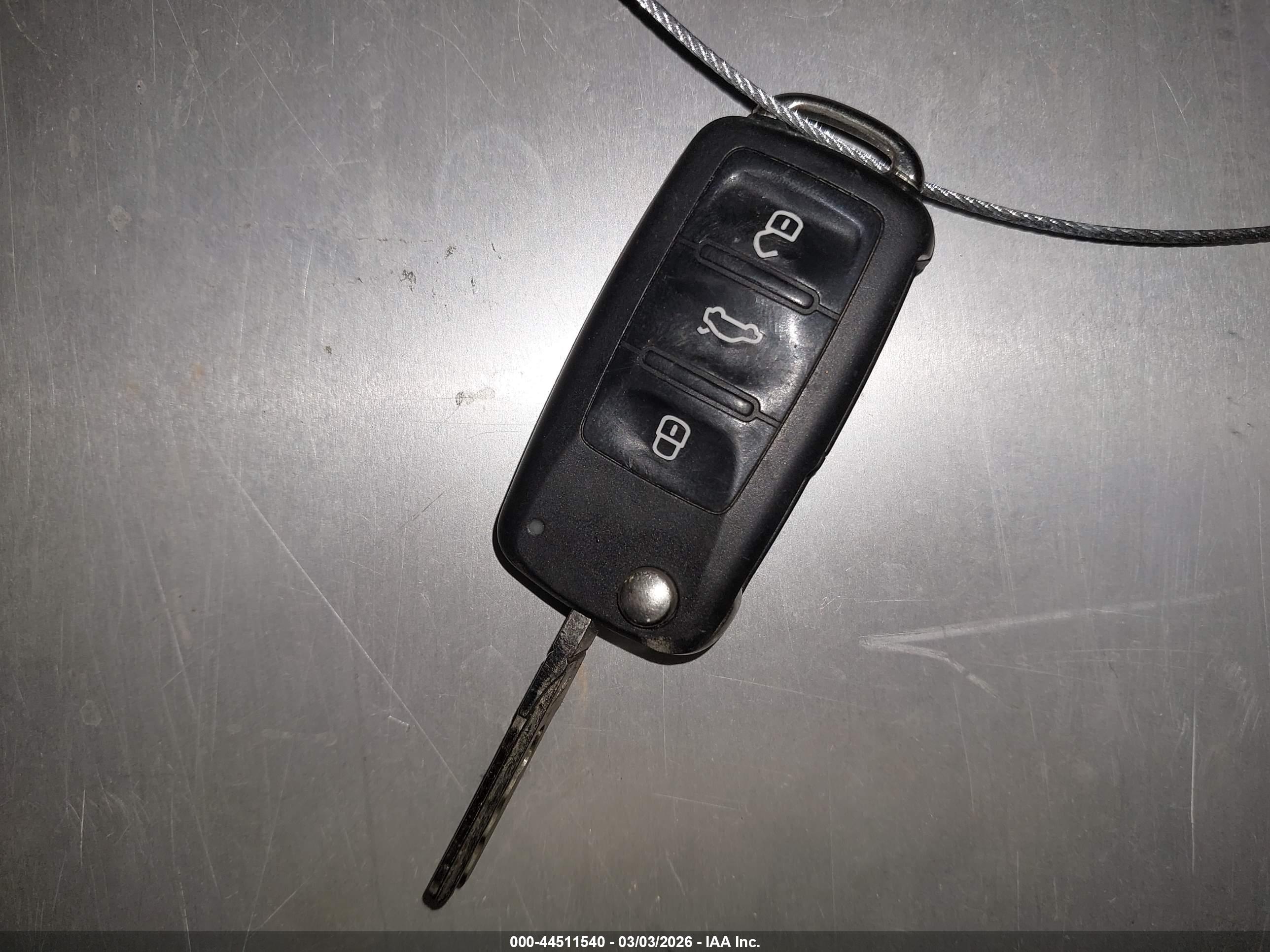 VOLKSWAGEN PASSAT image 11