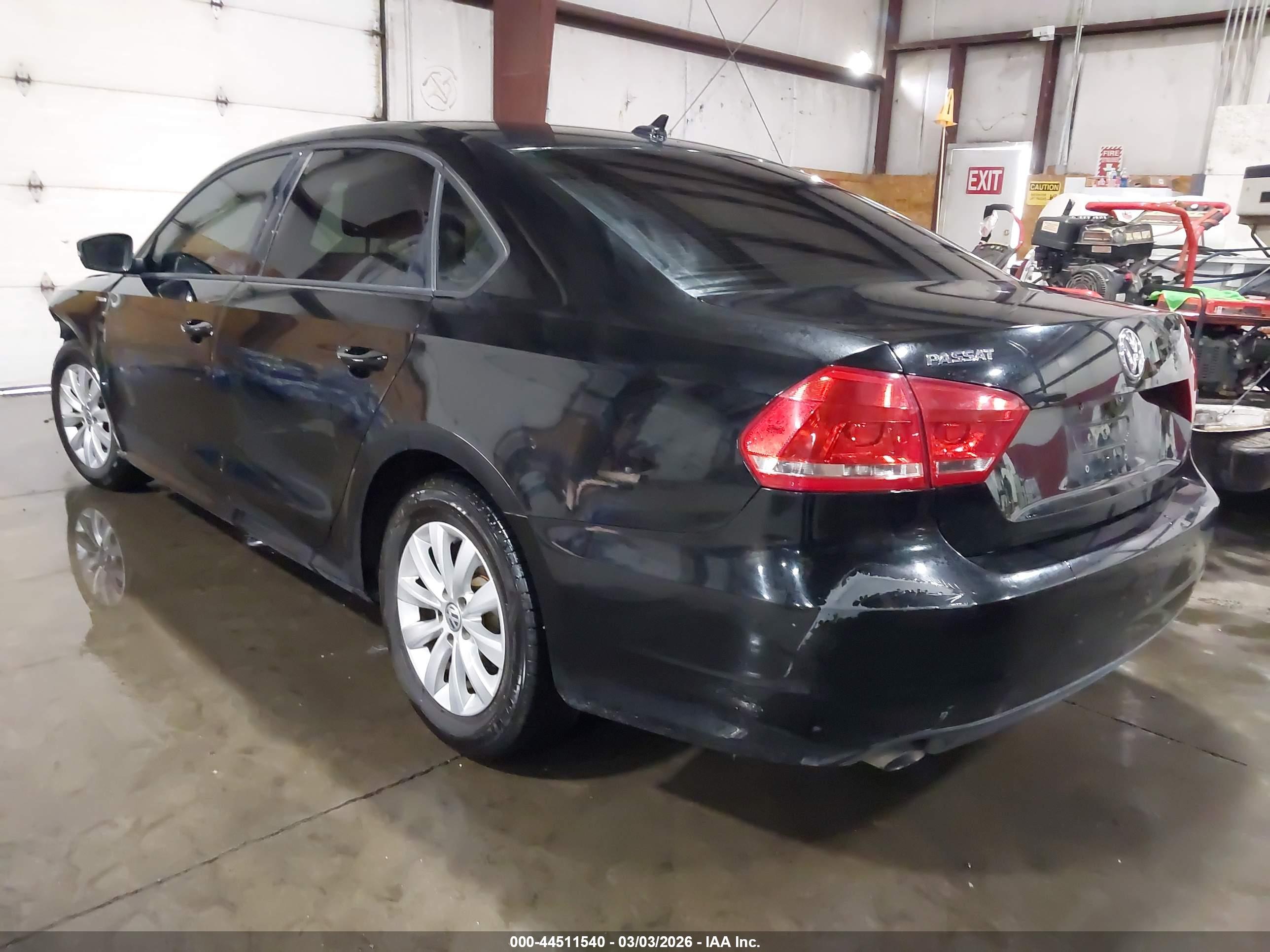 VOLKSWAGEN PASSAT image 3
