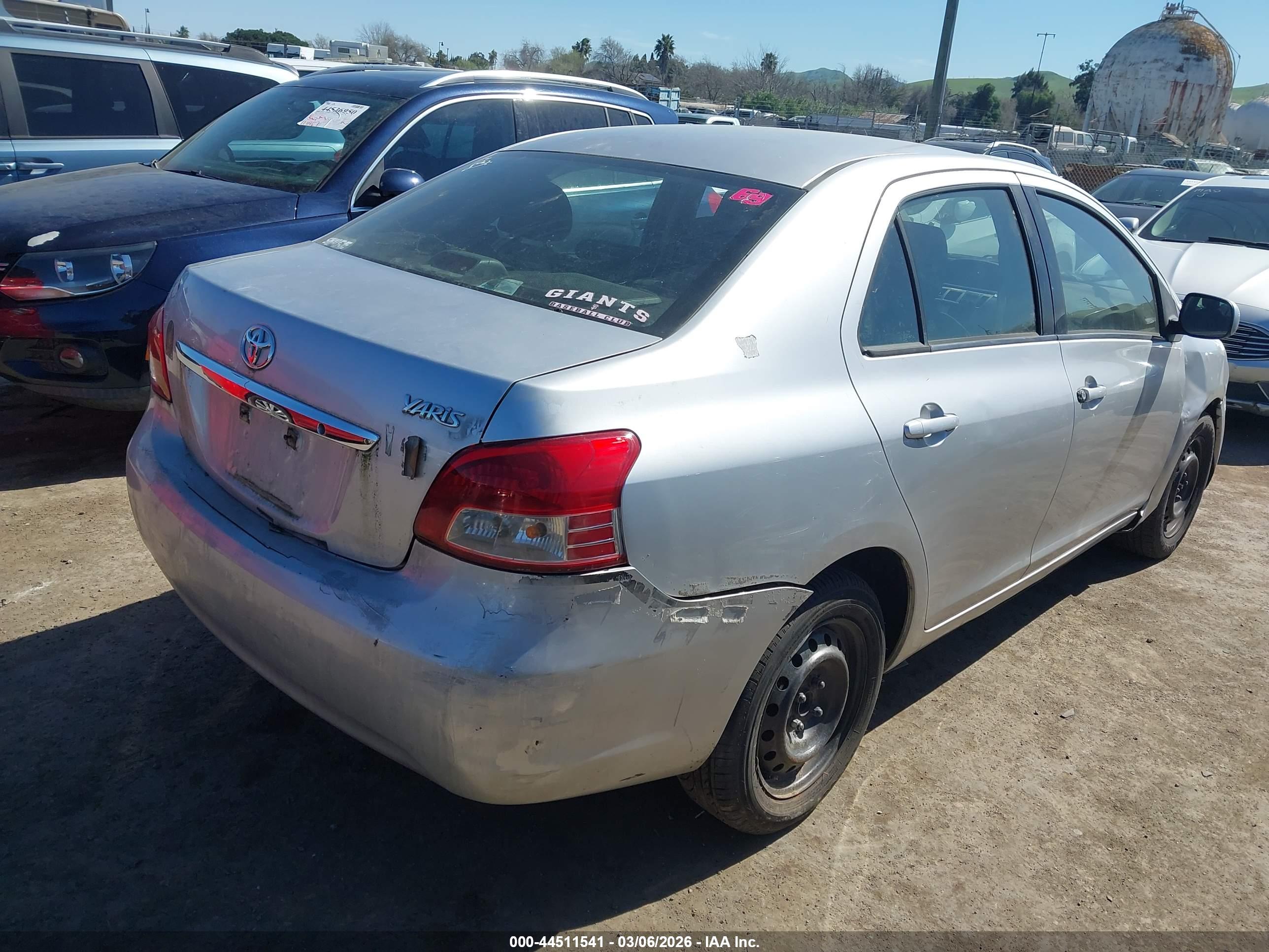 TOYOTA YARIS image 4