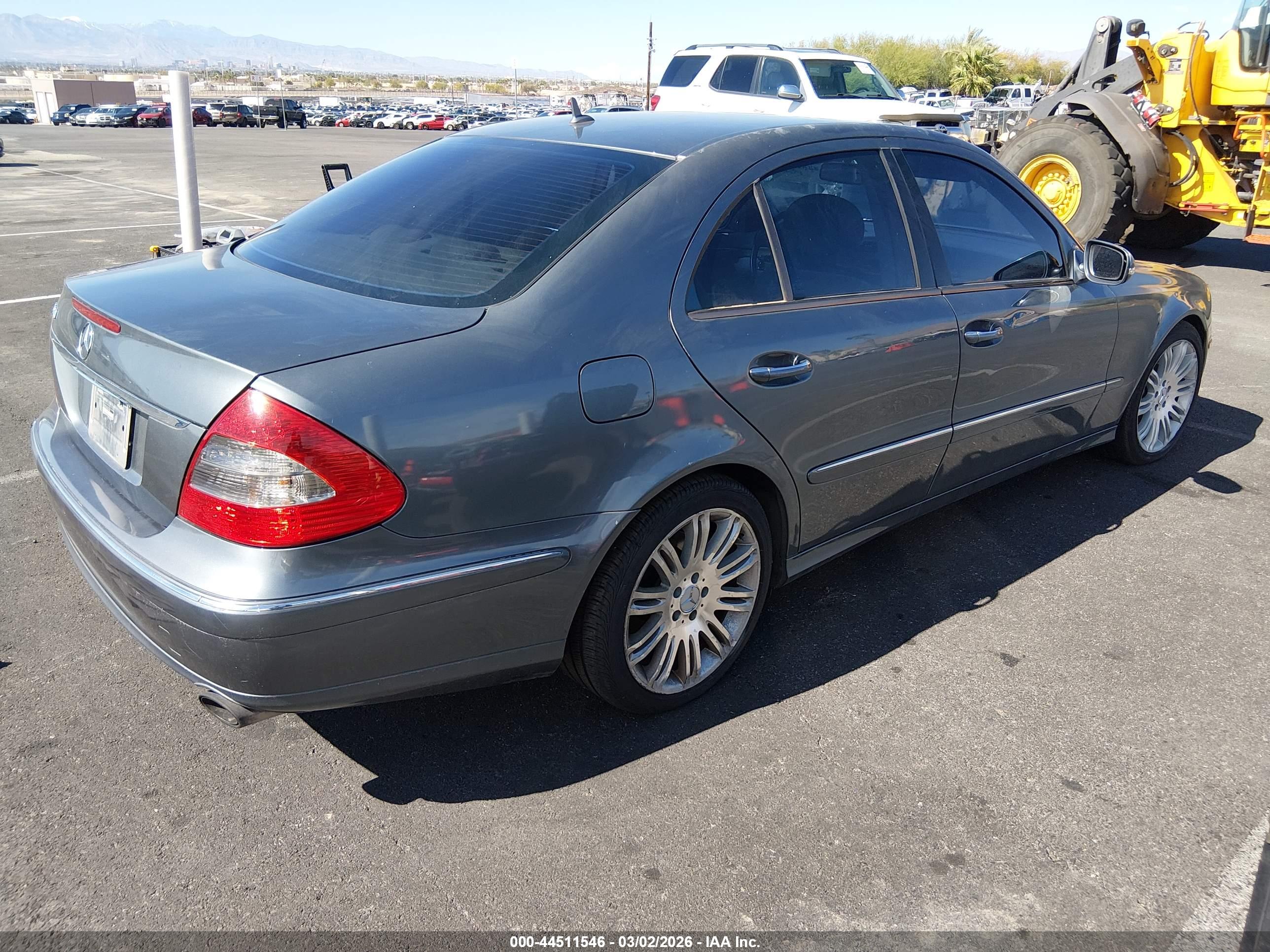 MERCEDES-BENZ E image 4