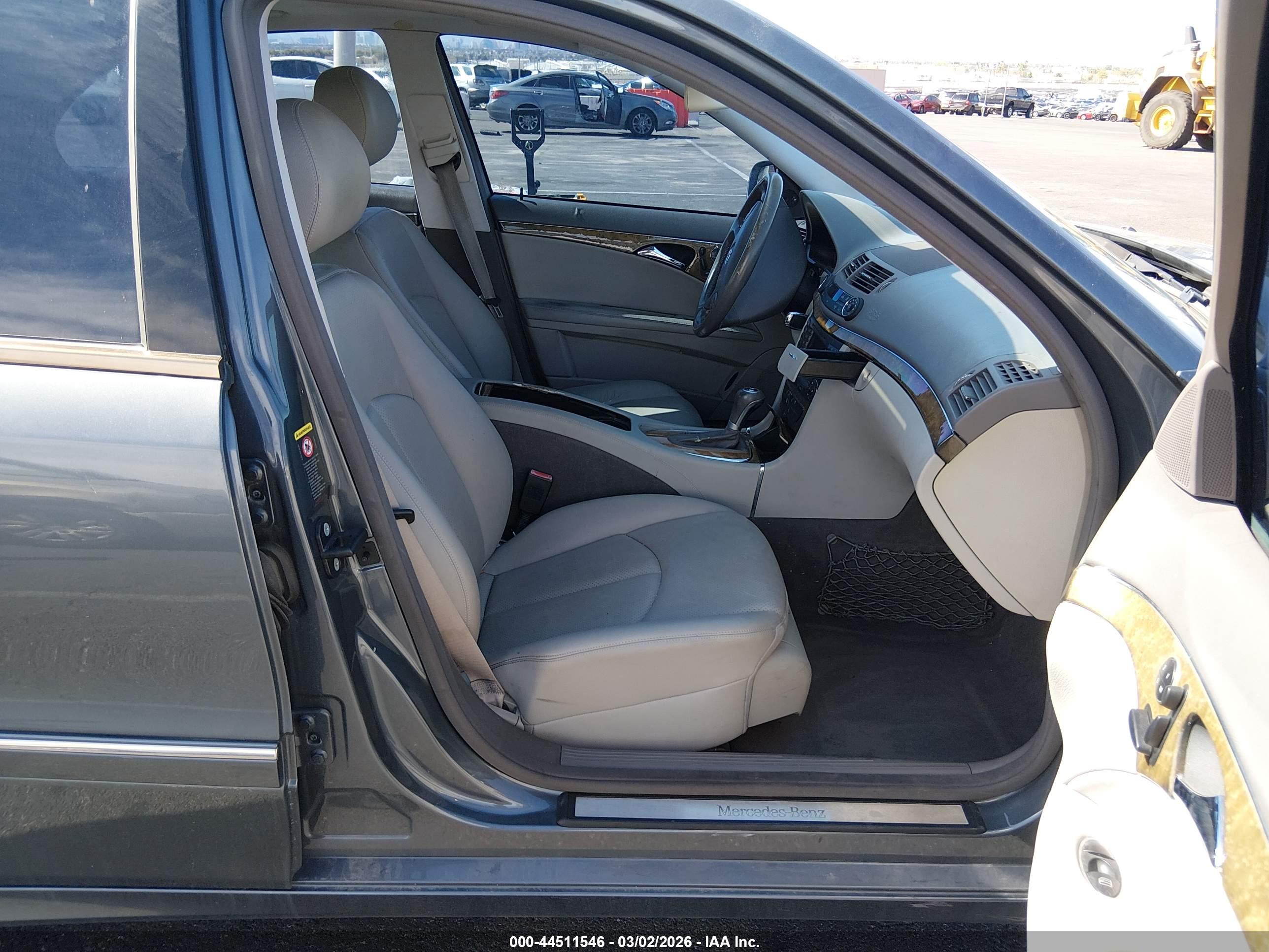 MERCEDES-BENZ E image 5
