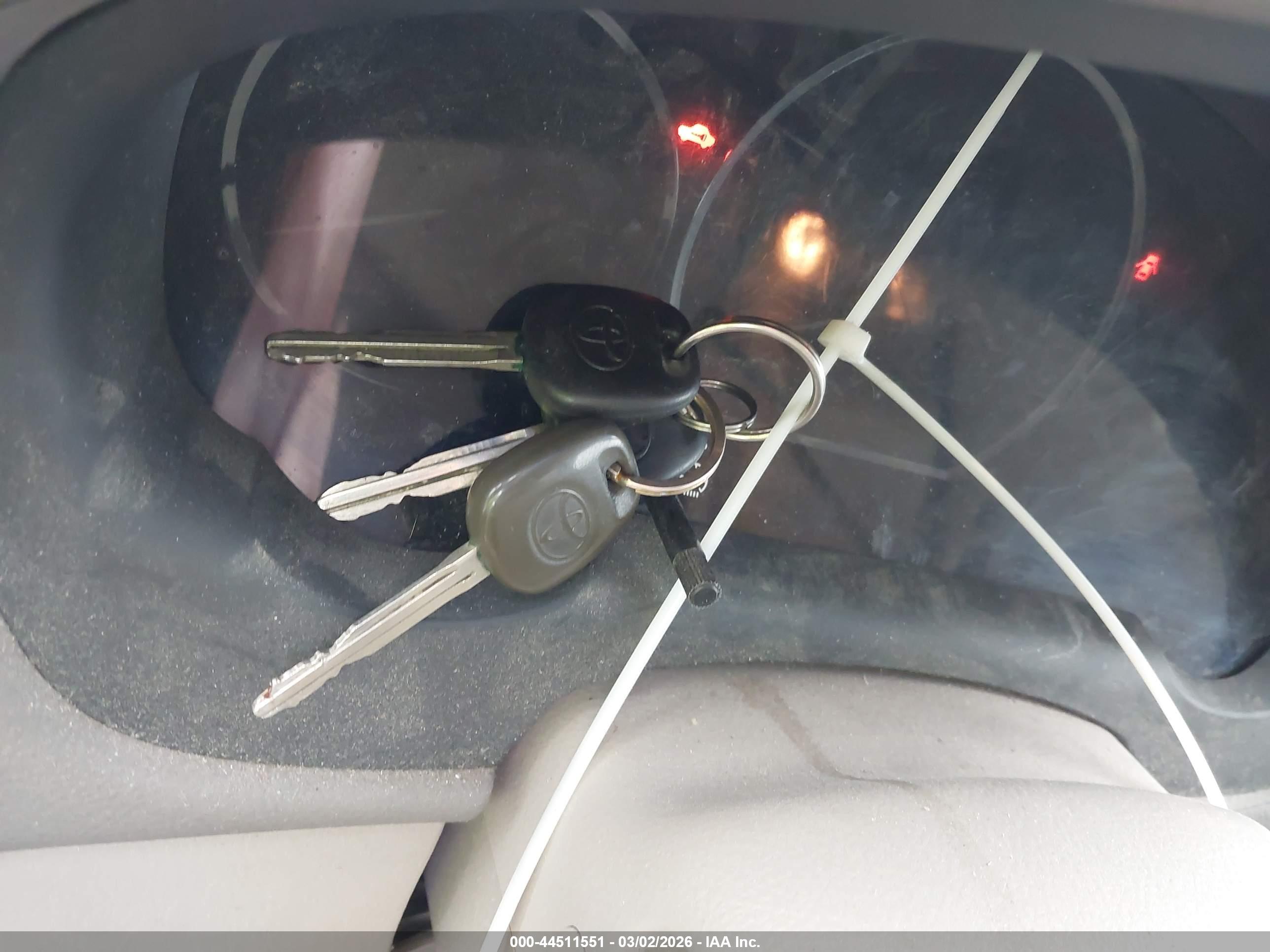 TOYOTA SIENNA image 11