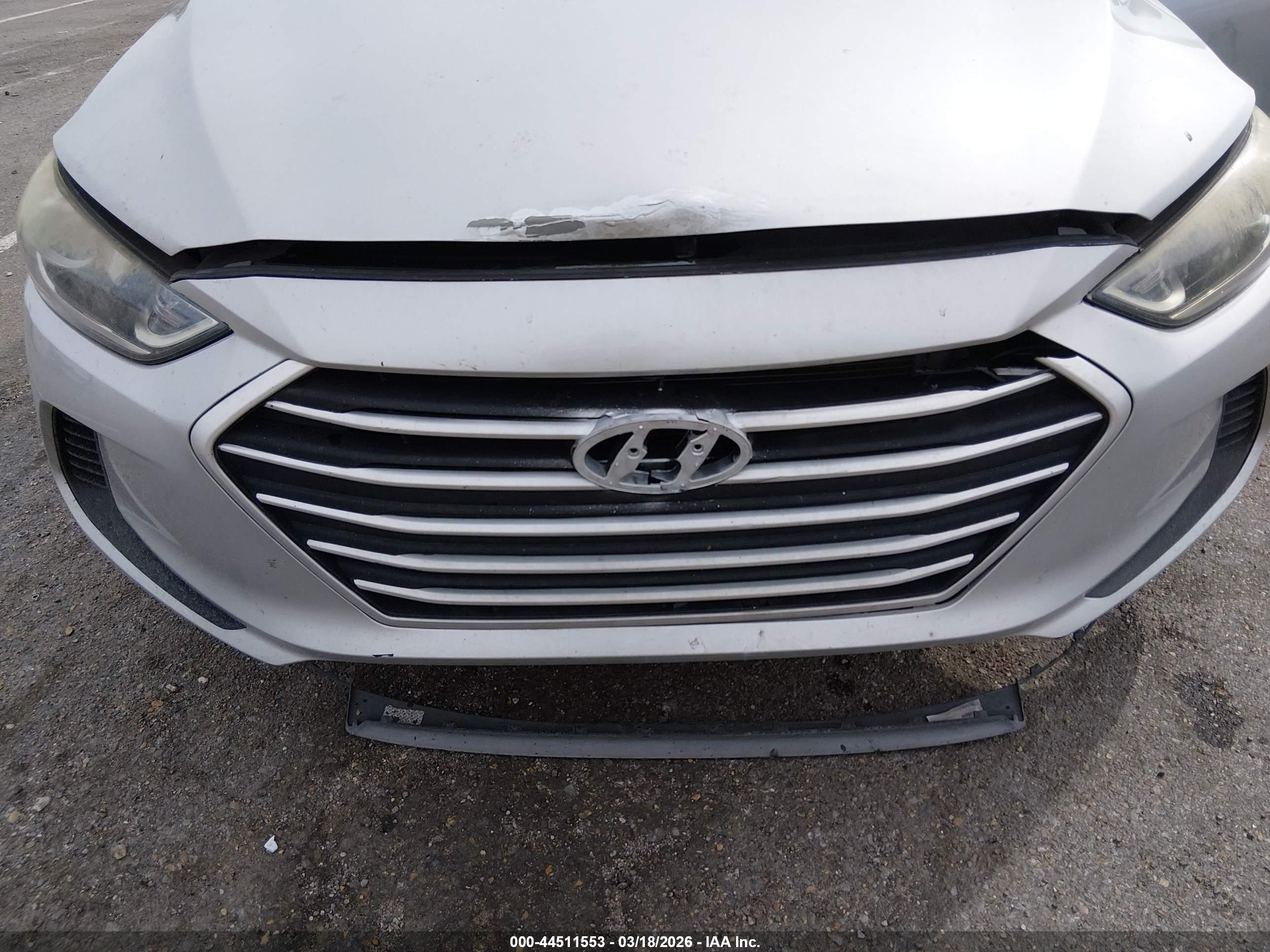 HYUNDAI ELANTRA image 6