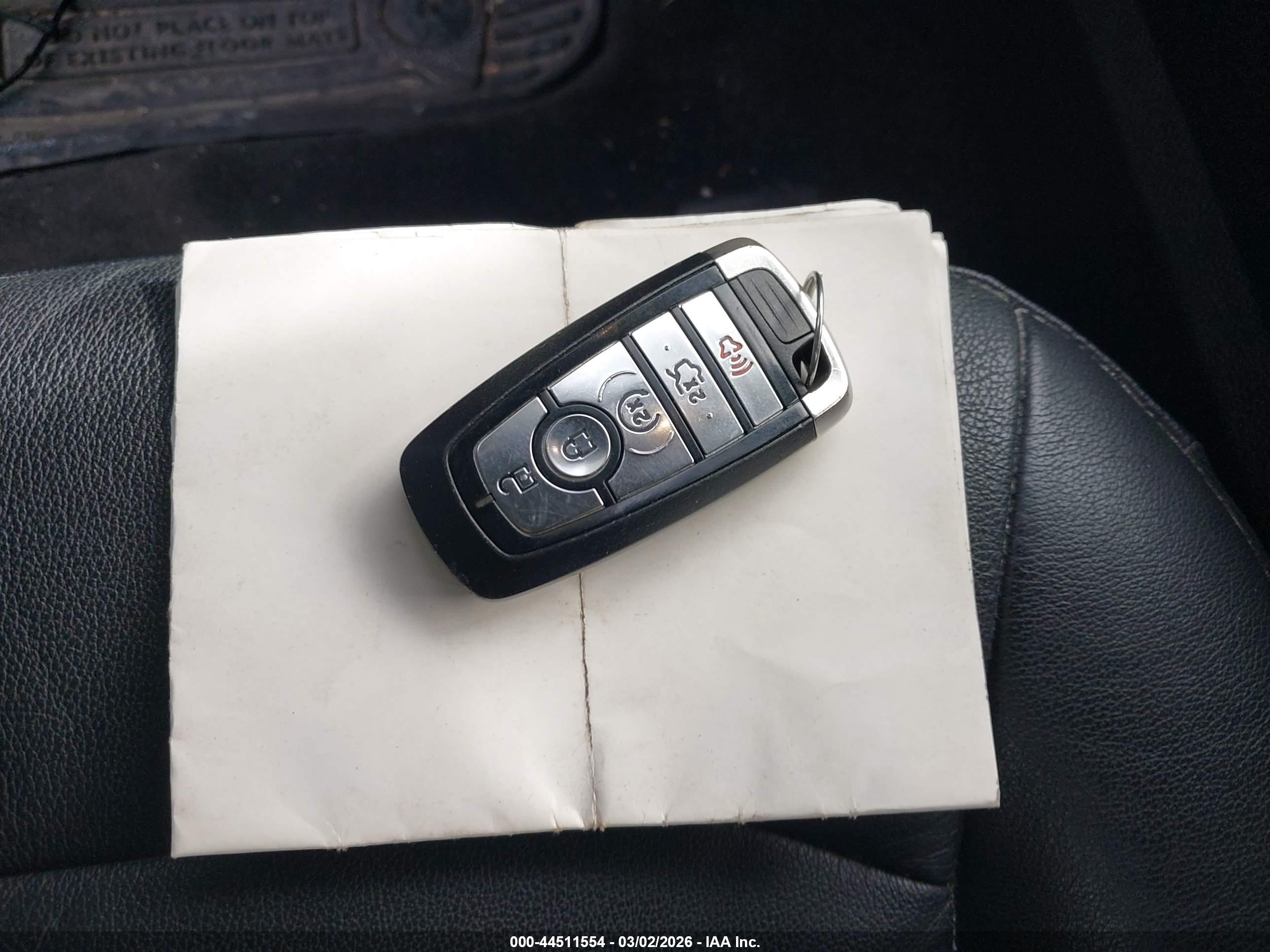 FORD FUSION image 11
