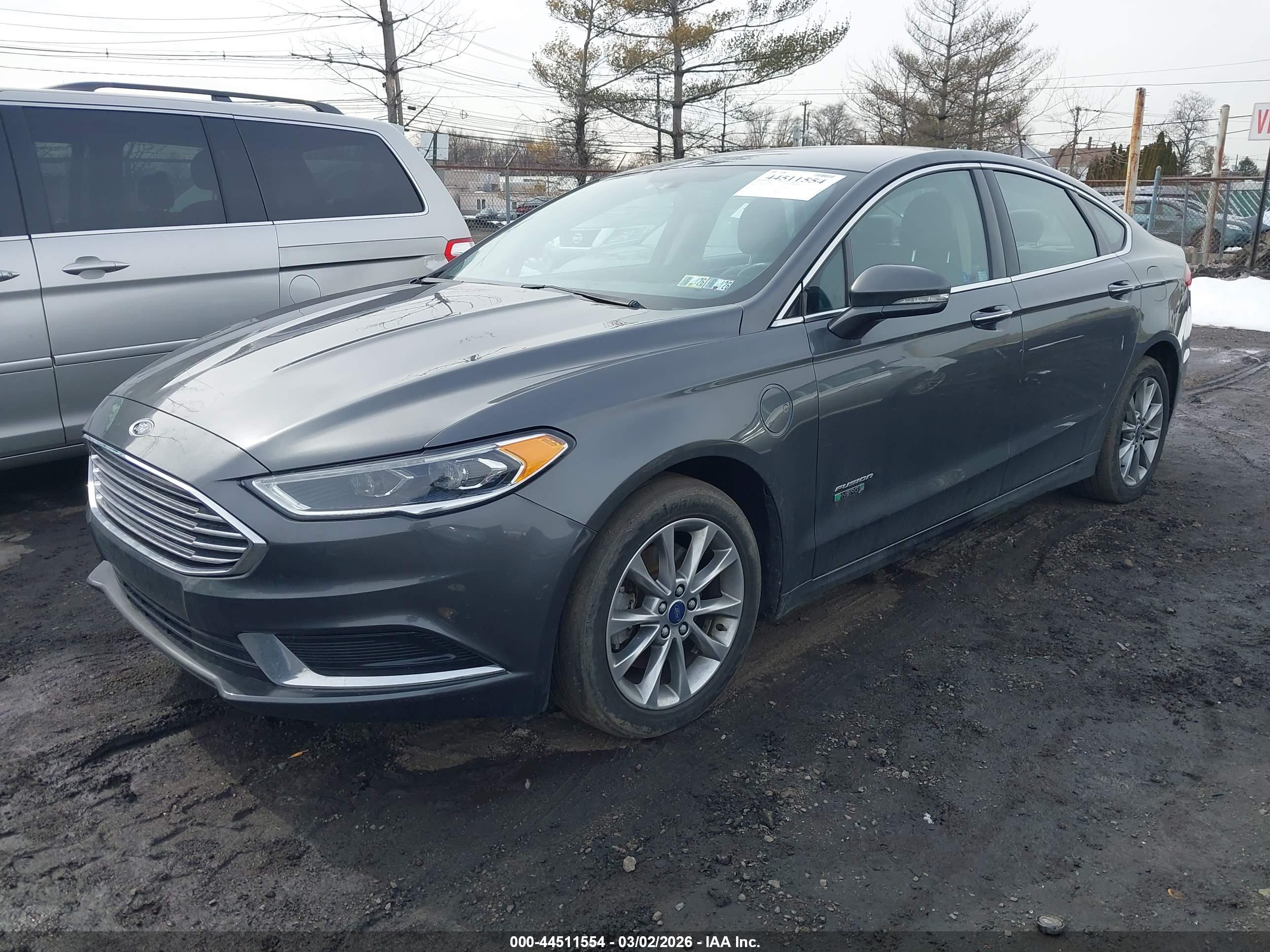 FORD FUSION image 2
