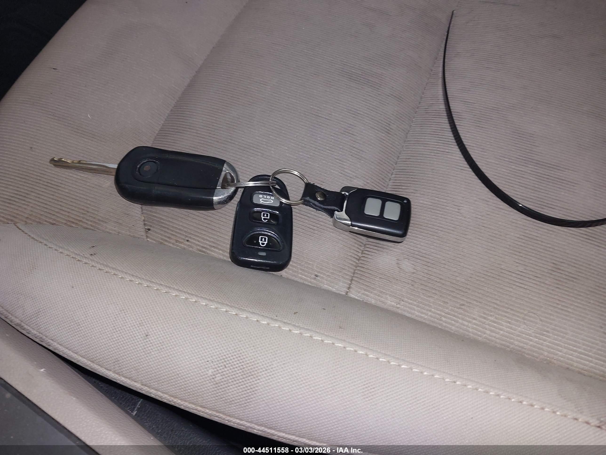 HYUNDAI ELANTRA image 11